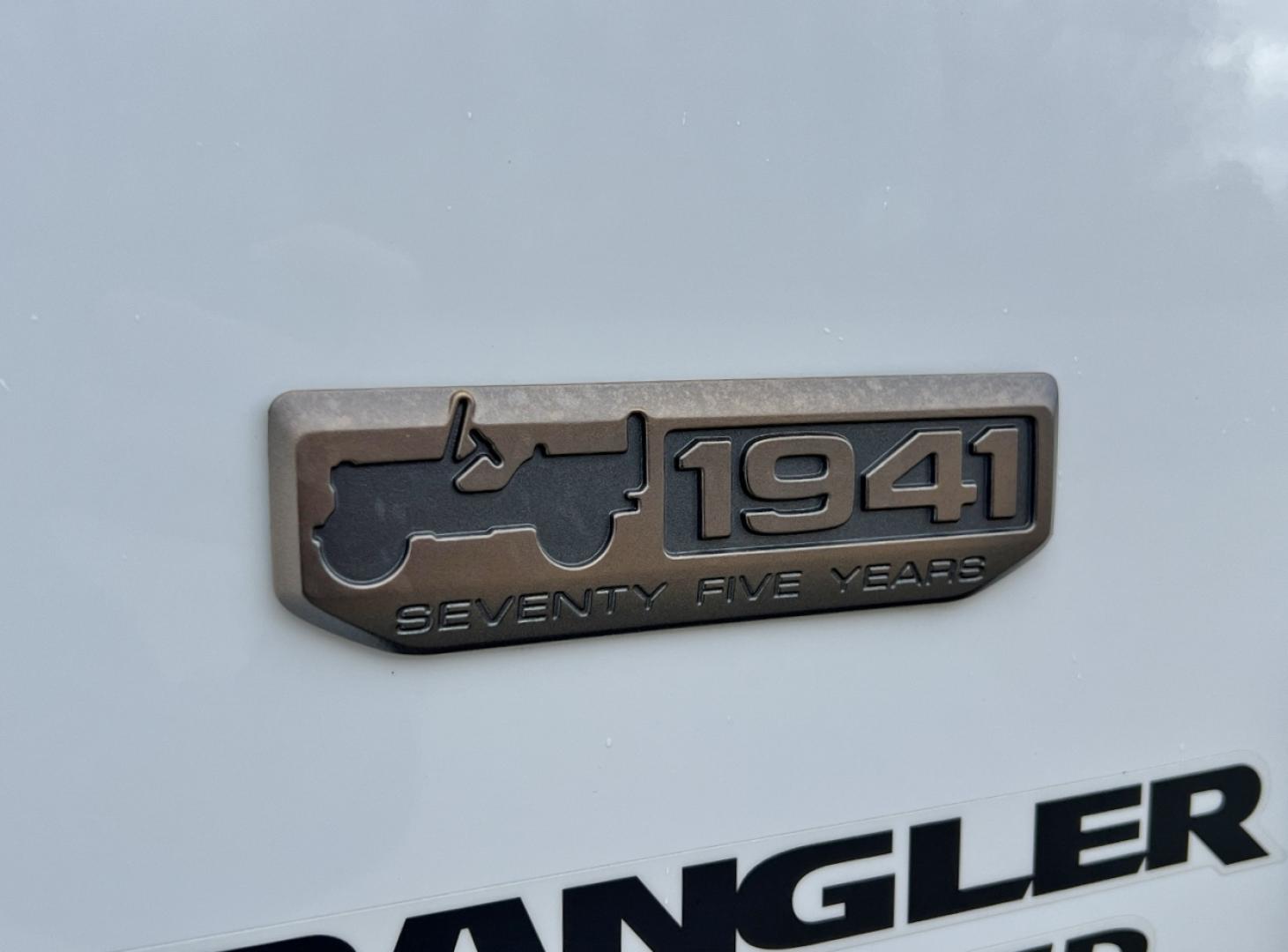 2016 WHITE /Black Jeep Wrangler Unlimited Sahara 4WD (1C4BJWEG9GL) with an 3.6L V6 engine, Automatic transmission, located at 2990 Old Orchard Rd., Jackson, MO, 63755, 37.354214, -89.612106 - 2016 Jeep Wrangler Unlimited Sahara 75th Anniversary 1-Owner 129xxx miles 4 Wheel Drive 3.6L V6 Automatic Leather Heated Seats Bluetooth Cruise Power Windows/Locks/Mirrors We have financing available and we accept trades! Fill out a credit application on our website or come by today! If - Photo#32