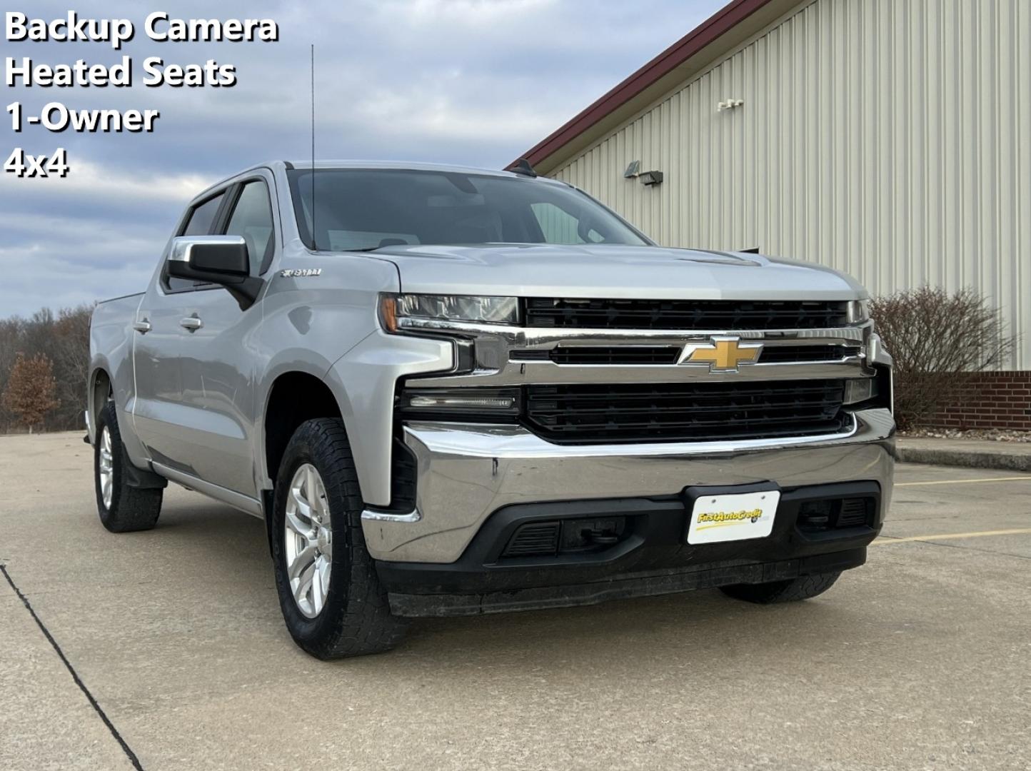 2019 SILVER /Black Chevrolet Silverado 1500 LT Crew Cab 4WD (1GCUYDED8KZ) with an 5.3L V8 engine, Automatic transmission, located at 2990 Old Orchard Rd., Jackson, MO, 63755, 37.354214, -89.612106 - 2019 Chevrolet Silverado 1500 LT 1-Owner 125xxx miles 4x4 5.3L V8 Automatic Backup Camera Power Driver Seat Heated Seats Heated Steering Wheel Bluetooth Remote Start Cruise Power Windows/Locks/Mirrors We have financing available and we accept trades! Fill out a credit application on ou - Photo#0