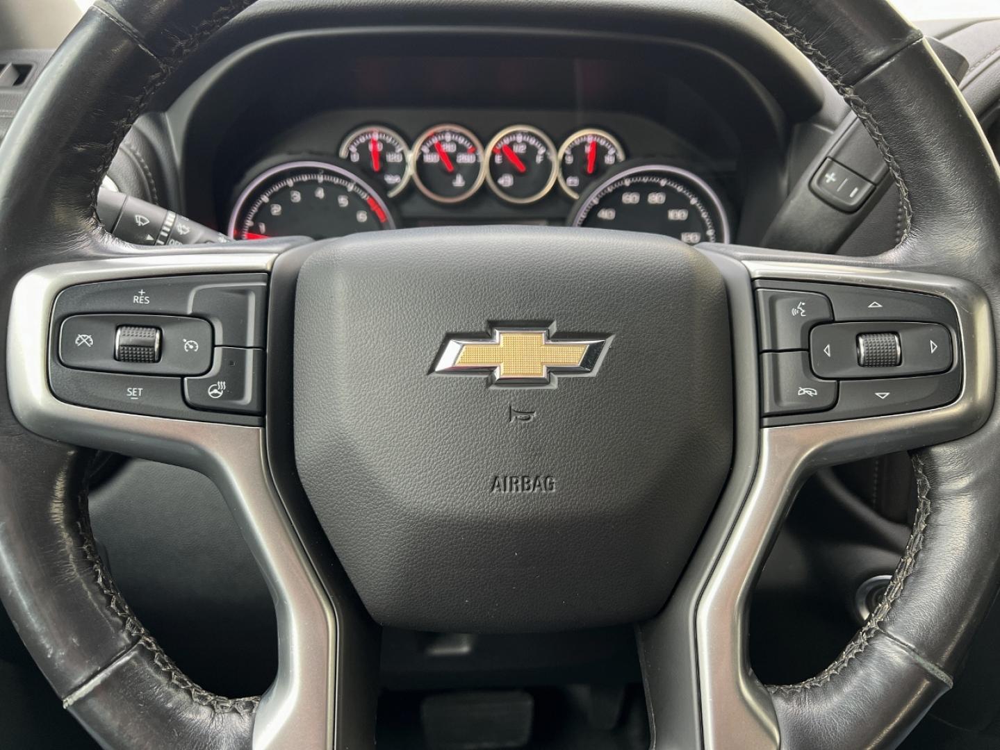 2019 SILVER /Black Chevrolet Silverado 1500 LT Crew Cab 4WD (1GCUYDED8KZ) with an 5.3L V8 engine, Automatic transmission, located at 2990 Old Orchard Rd., Jackson, MO, 63755, 37.354214, -89.612106 - 2019 Chevrolet Silverado 1500 LT 1-Owner 125xxx miles 4x4 5.3L V8 Automatic Backup Camera Power Driver Seat Heated Seats Heated Steering Wheel Bluetooth Remote Start Cruise Power Windows/Locks/Mirrors We have financing available and we accept trades! Fill out a credit application on ou - Photo#23