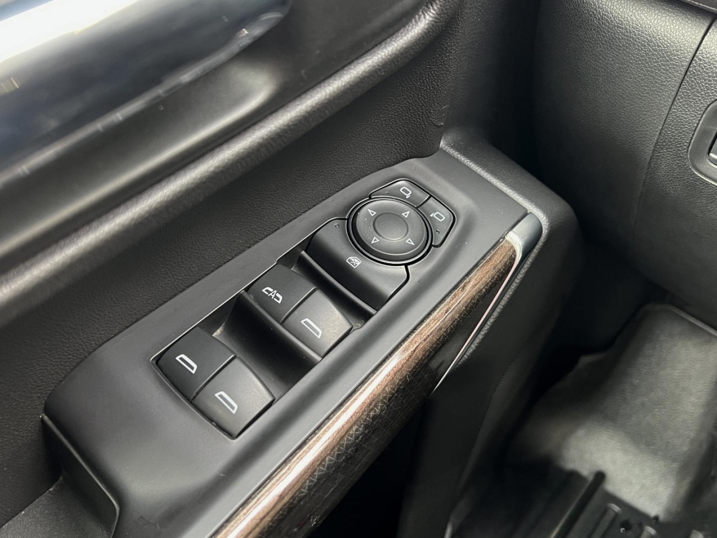 2019 SILVER /Black Chevrolet Silverado 1500 LT Crew Cab 4WD (1GCUYDED8KZ) with an 5.3L V8 engine, Automatic transmission, located at 2990 Old Orchard Rd., Jackson, MO, 63755, 37.354214, -89.612106 - 2019 Chevrolet Silverado 1500 LT 1-Owner 125xxx miles 4x4 5.3L V8 Automatic Backup Camera Power Driver Seat Heated Seats Heated Steering Wheel Bluetooth Remote Start Cruise Power Windows/Locks/Mirrors We have financing available and we accept trades! Fill out a credit application on ou - Photo#28