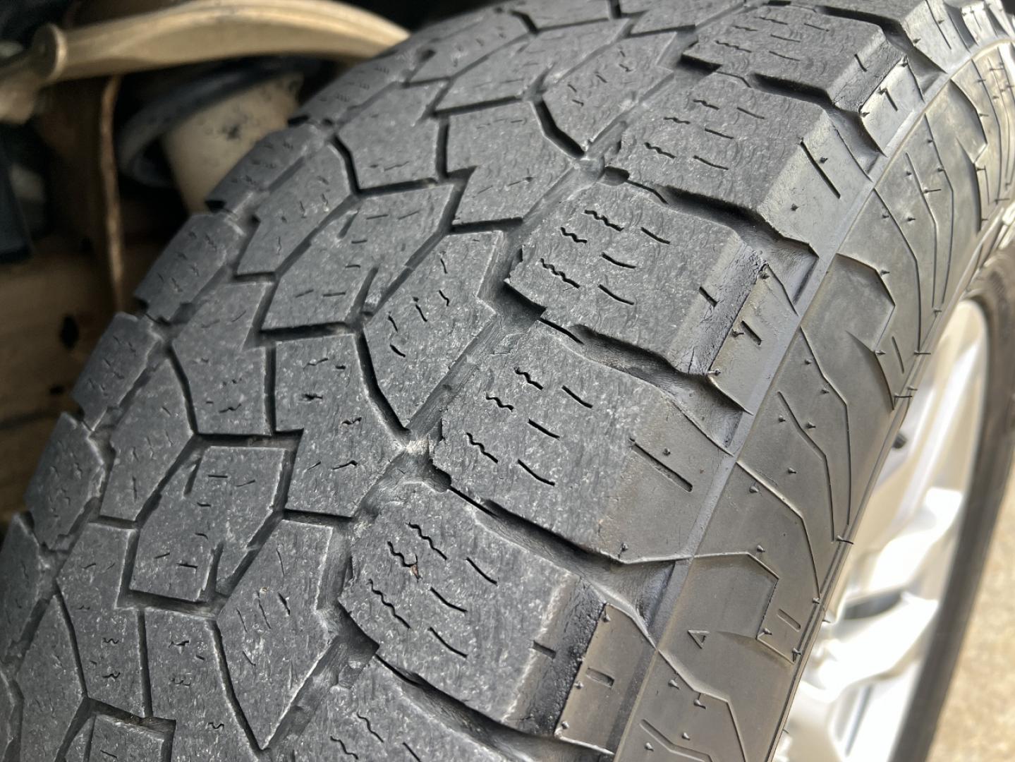 2019 SILVER /Black Chevrolet Silverado 1500 LT Crew Cab 4WD (1GCUYDED8KZ) with an 5.3L V8 engine, Automatic transmission, located at 2990 Old Orchard Rd., Jackson, MO, 63755, 37.354214, -89.612106 - 2019 Chevrolet Silverado 1500 LT 1-Owner 125xxx miles 4x4 5.3L V8 Automatic Backup Camera Power Driver Seat Heated Seats Heated Steering Wheel Bluetooth Remote Start Cruise Power Windows/Locks/Mirrors We have financing available and we accept trades! Fill out a credit application on ou - Photo#36