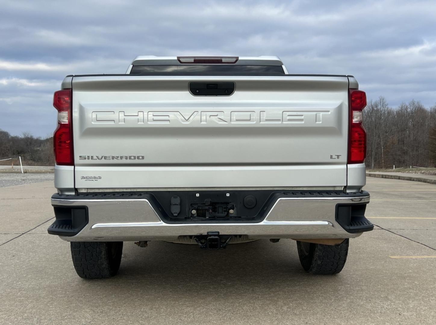 2019 SILVER /Black Chevrolet Silverado 1500 LT Crew Cab 4WD (1GCUYDED8KZ) with an 5.3L V8 engine, Automatic transmission, located at 2990 Old Orchard Rd., Jackson, MO, 63755, 37.354214, -89.612106 - 2019 Chevrolet Silverado 1500 LT 1-Owner 125xxx miles 4x4 5.3L V8 Automatic Backup Camera Power Driver Seat Heated Seats Heated Steering Wheel Bluetooth Remote Start Cruise Power Windows/Locks/Mirrors We have financing available and we accept trades! Fill out a credit application on ou - Photo#12