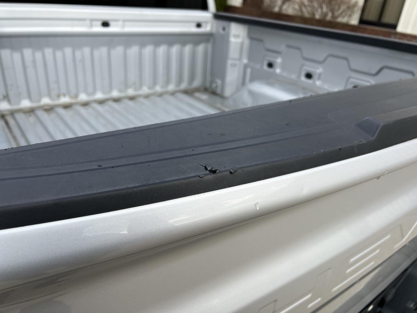 2019 SILVER /Black Chevrolet Silverado 1500 LT Crew Cab 4WD (1GCUYDED8KZ) with an 5.3L V8 engine, Automatic transmission, located at 2990 Old Orchard Rd., Jackson, MO, 63755, 37.354214, -89.612106 - 2019 Chevrolet Silverado 1500 LT 1-Owner 125xxx miles 4x4 5.3L V8 Automatic Backup Camera Power Driver Seat Heated Seats Heated Steering Wheel Bluetooth Remote Start Cruise Power Windows/Locks/Mirrors We have financing available and we accept trades! Fill out a credit application on ou - Photo#40