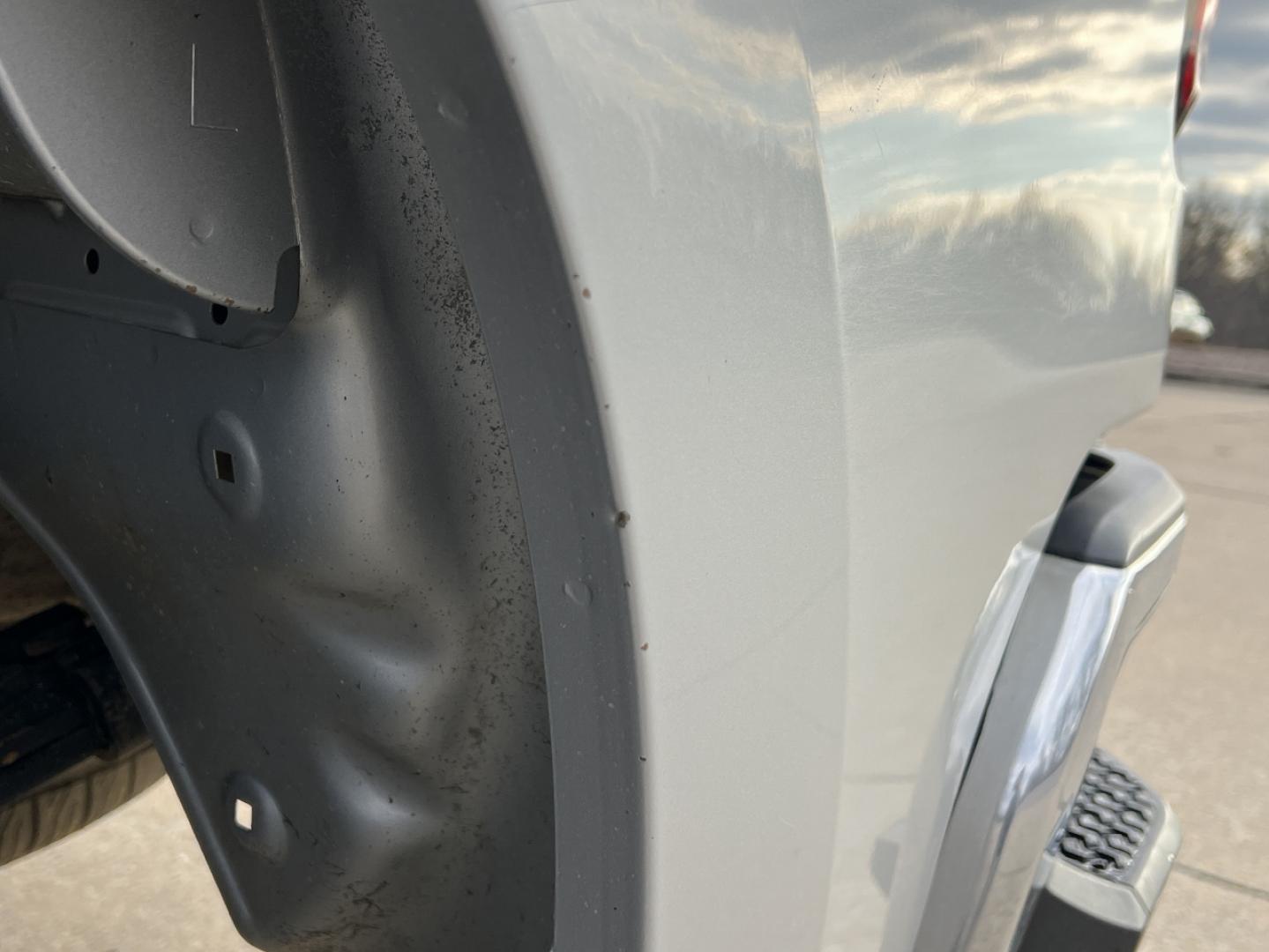 2019 SILVER /Black Chevrolet Silverado 1500 LT Crew Cab 4WD (1GCUYDED8KZ) with an 5.3L V8 engine, Automatic transmission, located at 2990 Old Orchard Rd., Jackson, MO, 63755, 37.354214, -89.612106 - 2019 Chevrolet Silverado 1500 LT 1-Owner 125xxx miles 4x4 5.3L V8 Automatic Backup Camera Power Driver Seat Heated Seats Heated Steering Wheel Bluetooth Remote Start Cruise Power Windows/Locks/Mirrors We have financing available and we accept trades! Fill out a credit application on ou - Photo#46