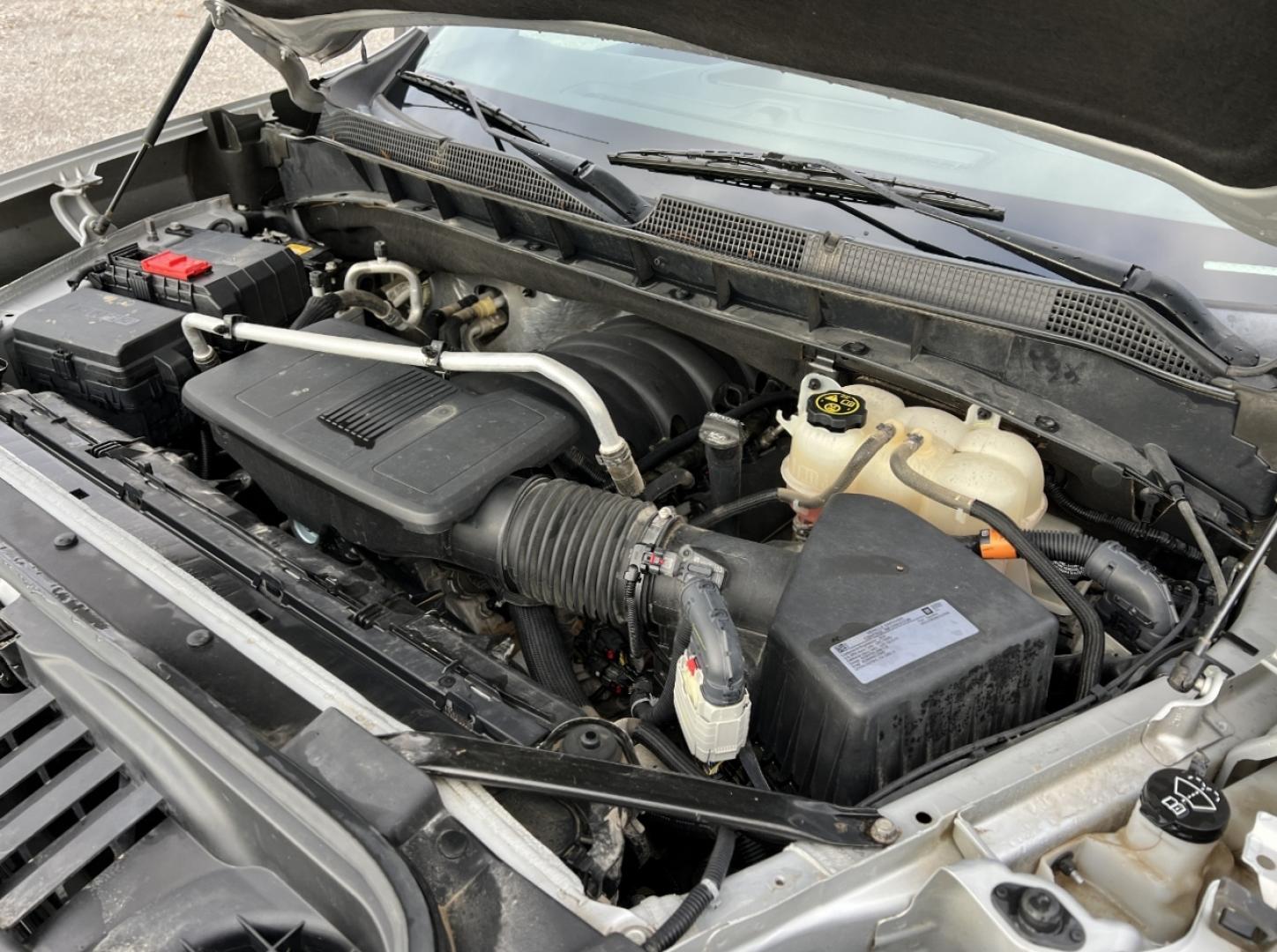 2019 SILVER /Black Chevrolet Silverado 1500 LT Crew Cab 4WD (1GCUYDED8KZ) with an 5.3L V8 engine, Automatic transmission, located at 2990 Old Orchard Rd., Jackson, MO, 63755, 37.354214, -89.612106 - 2019 Chevrolet Silverado 1500 LT 1-Owner 125xxx miles 4x4 5.3L V8 Automatic Backup Camera Power Driver Seat Heated Seats Heated Steering Wheel Bluetooth Remote Start Cruise Power Windows/Locks/Mirrors We have financing available and we accept trades! Fill out a credit application on ou - Photo#34