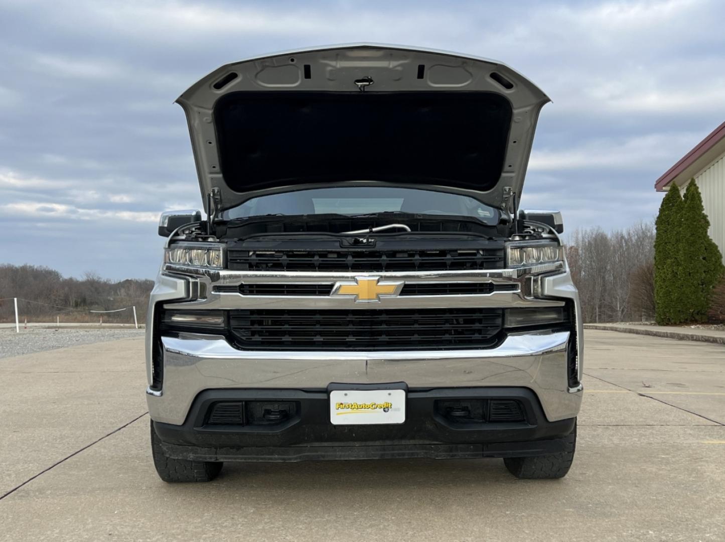 2019 SILVER /Black Chevrolet Silverado 1500 LT Crew Cab 4WD (1GCUYDED8KZ) with an 5.3L V8 engine, Automatic transmission, located at 2990 Old Orchard Rd., Jackson, MO, 63755, 37.354214, -89.612106 - 2019 Chevrolet Silverado 1500 LT 1-Owner 125xxx miles 4x4 5.3L V8 Automatic Backup Camera Power Driver Seat Heated Seats Heated Steering Wheel Bluetooth Remote Start Cruise Power Windows/Locks/Mirrors We have financing available and we accept trades! Fill out a credit application on ou - Photo#33