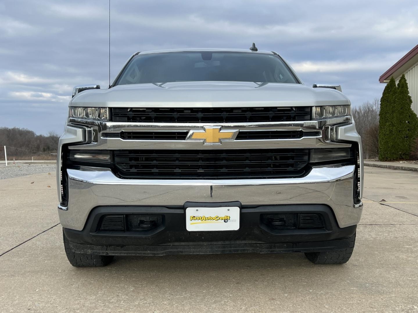 2019 SILVER /Black Chevrolet Silverado 1500 LT Crew Cab 4WD (1GCUYDED8KZ) with an 5.3L V8 engine, Automatic transmission, located at 2990 Old Orchard Rd., Jackson, MO, 63755, 37.354214, -89.612106 - 2019 Chevrolet Silverado 1500 LT 1-Owner 125xxx miles 4x4 5.3L V8 Automatic Backup Camera Power Driver Seat Heated Seats Heated Steering Wheel Bluetooth Remote Start Cruise Power Windows/Locks/Mirrors We have financing available and we accept trades! Fill out a credit application on ou - Photo#13