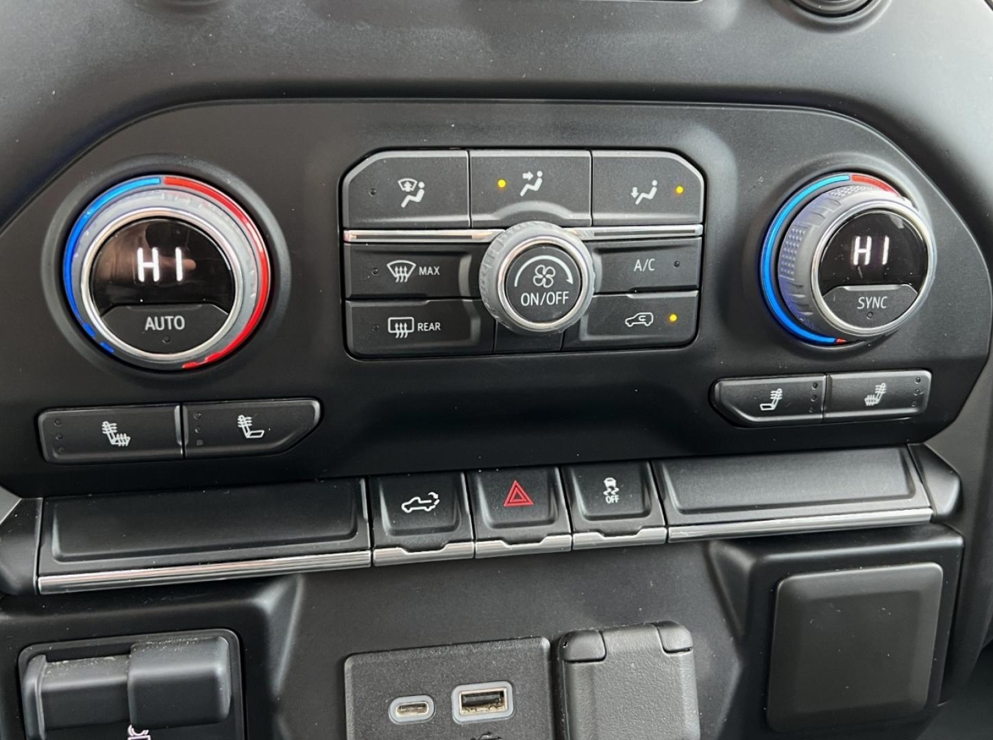 2022 RED /Black Chevrolet Silverado 2500HD LT Double Cab Short Box 4WD (1GC5YNE7XNF) with an 6.6L V8 engine, Automatic transmission, located at 2990 Old Orchard Rd., Jackson, MO, 63755, 37.354214, -89.612106 - 2022 Chevrolet Silverado 2500HD LT 1-Owner 42xxx miles 4x4 6.6L V8 Automatic Backup Camera Power Driver Seat Heated Seats Heated Steering Wheel Bluetooth Remote Start Cruise Power Windows/Locks/Mirrors We have financing available and we accept trades! Fill out a credit application on o - Photo#4