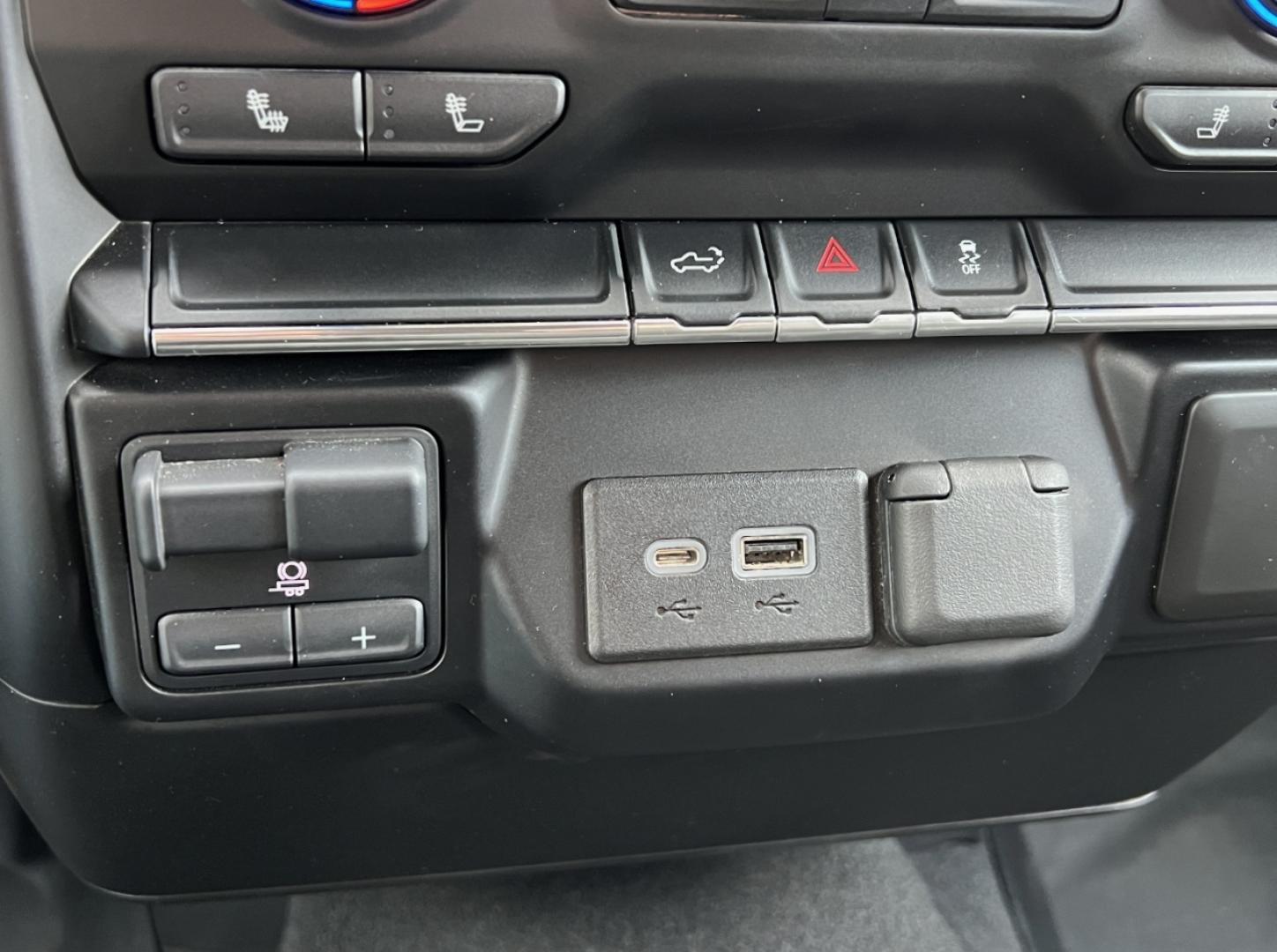 2022 RED /Black Chevrolet Silverado 2500HD LT Double Cab Short Box 4WD (1GC5YNE7XNF) with an 6.6L V8 engine, Automatic transmission, located at 2990 Old Orchard Rd., Jackson, MO, 63755, 37.354214, -89.612106 - 2022 Chevrolet Silverado 2500HD LT 1-Owner 42xxx miles 4x4 6.6L V8 Automatic Backup Camera Power Driver Seat Heated Seats Heated Steering Wheel Bluetooth Remote Start Cruise Power Windows/Locks/Mirrors We have financing available and we accept trades! Fill out a credit application on o - Photo#27