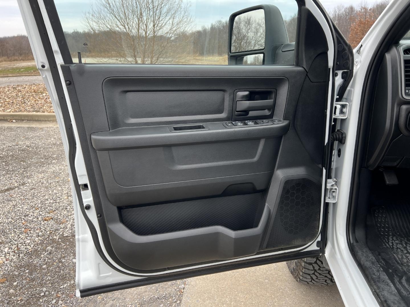 2024 WHITE /Gray RAM 2500 Tradesman Crew Cab SWB 4WD (3C6UR5CJ8RG) with an 6.4L V8 HEMI engine, Automatic transmission, located at 2990 Old Orchard Rd., Jackson, MO, 63755, 37.354214, -89.612106 - 2024 Ram 2500 Tradesman 1-Owner 83xxx miles 4x4 6.4L V8 HEMI Automatic Leather Backup Camera Bluetooth Cruise Power Windows/Locks/Mirrors We have financing available and we accept trades! Fill out a credit application on our website or come by today! If you have any questions, give us a - Photo#11