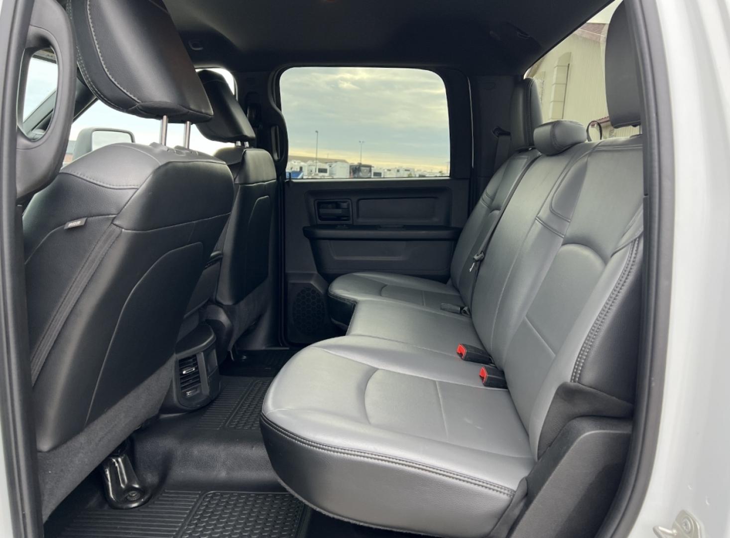 2024 WHITE /Gray RAM 2500 Tradesman Crew Cab SWB 4WD (3C6UR5CJ8RG) with an 6.4L V8 HEMI engine, Automatic transmission, located at 2990 Old Orchard Rd., Jackson, MO, 63755, 37.354214, -89.612106 - 2024 Ram 2500 Tradesman 1-Owner 83xxx miles 4x4 6.4L V8 HEMI Automatic Leather Backup Camera Bluetooth Cruise Power Windows/Locks/Mirrors We have financing available and we accept trades! Fill out a credit application on our website or come by today! If you have any questions, give us a - Photo#15