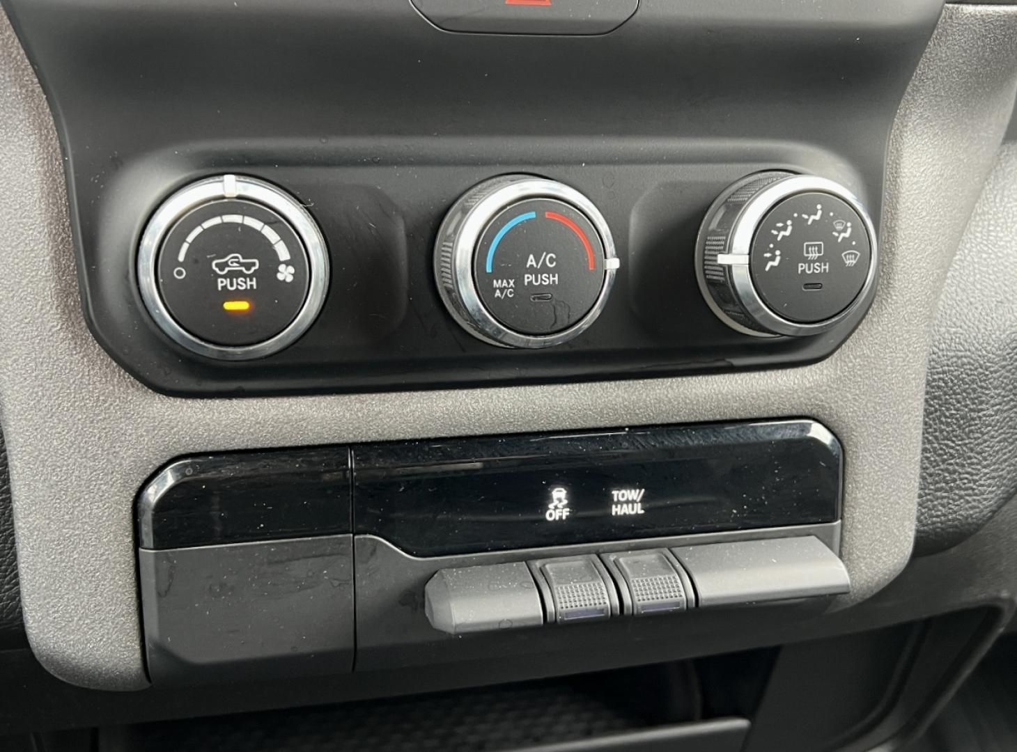 2024 WHITE /Gray RAM 2500 Tradesman Crew Cab SWB 4WD (3C6UR5CJ8RG) with an 6.4L V8 HEMI engine, Automatic transmission, located at 2990 Old Orchard Rd., Jackson, MO, 63755, 37.354214, -89.612106 - 2024 Ram 2500 Tradesman 1-Owner 83xxx miles 4x4 6.4L V8 HEMI Automatic Leather Backup Camera Bluetooth Cruise Power Windows/Locks/Mirrors We have financing available and we accept trades! Fill out a credit application on our website or come by today! If you have any questions, give us a - Photo#24