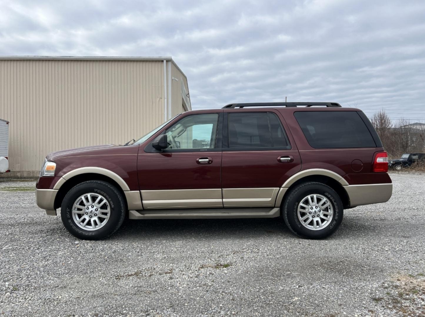 2013 BURGUNDY /Tan Ford Expedition XLT 2WD (1FMJU1H58DE) with an 5.4L V8 engine, Automatic transmission, located at 2990 Old Orchard Rd., Jackson, MO, 63755, 37.354214, -89.612106 - 2013 Ford Expedition XLT 125xxx miles Rear Wheel Drive 5.4L V8 Automatic Leather 3rd Row Backup Camera Power/Heated Seats Sunroof Cruise Power Windows/Locks/Mirrors We have financing available and we accept trades! Fill out a credit application on our website or come by today! If you ha - Photo#7