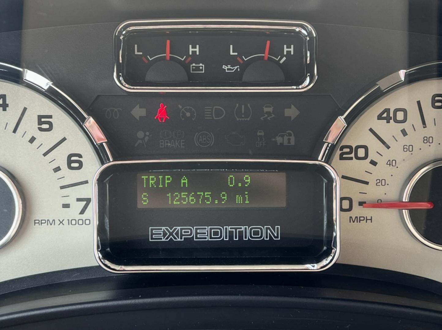 2013 BURGUNDY /Tan Ford Expedition XLT 2WD (1FMJU1H58DE) with an 5.4L V8 engine, Automatic transmission, located at 2990 Old Orchard Rd., Jackson, MO, 63755, 37.354214, -89.612106 - 2013 Ford Expedition XLT 125xxx miles Rear Wheel Drive 5.4L V8 Automatic Leather 3rd Row Backup Camera Power/Heated Seats Sunroof Cruise Power Windows/Locks/Mirrors We have financing available and we accept trades! Fill out a credit application on our website or come by today! If you ha - Photo#24