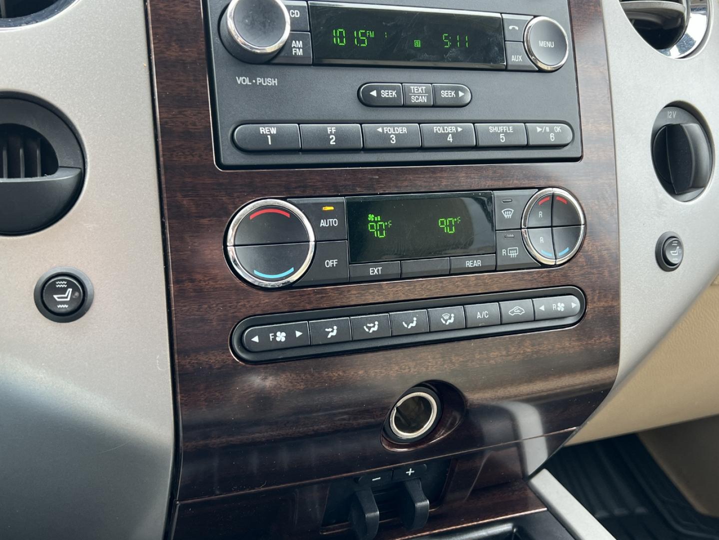 2013 BURGUNDY /Tan Ford Expedition XLT 2WD (1FMJU1H58DE) with an 5.4L V8 engine, Automatic transmission, located at 2990 Old Orchard Rd., Jackson, MO, 63755, 37.354214, -89.612106 - 2013 Ford Expedition XLT 125xxx miles Rear Wheel Drive 5.4L V8 Automatic Leather 3rd Row Backup Camera Power/Heated Seats Sunroof Cruise Power Windows/Locks/Mirrors We have financing available and we accept trades! Fill out a credit application on our website or come by today! If you ha - Photo#3