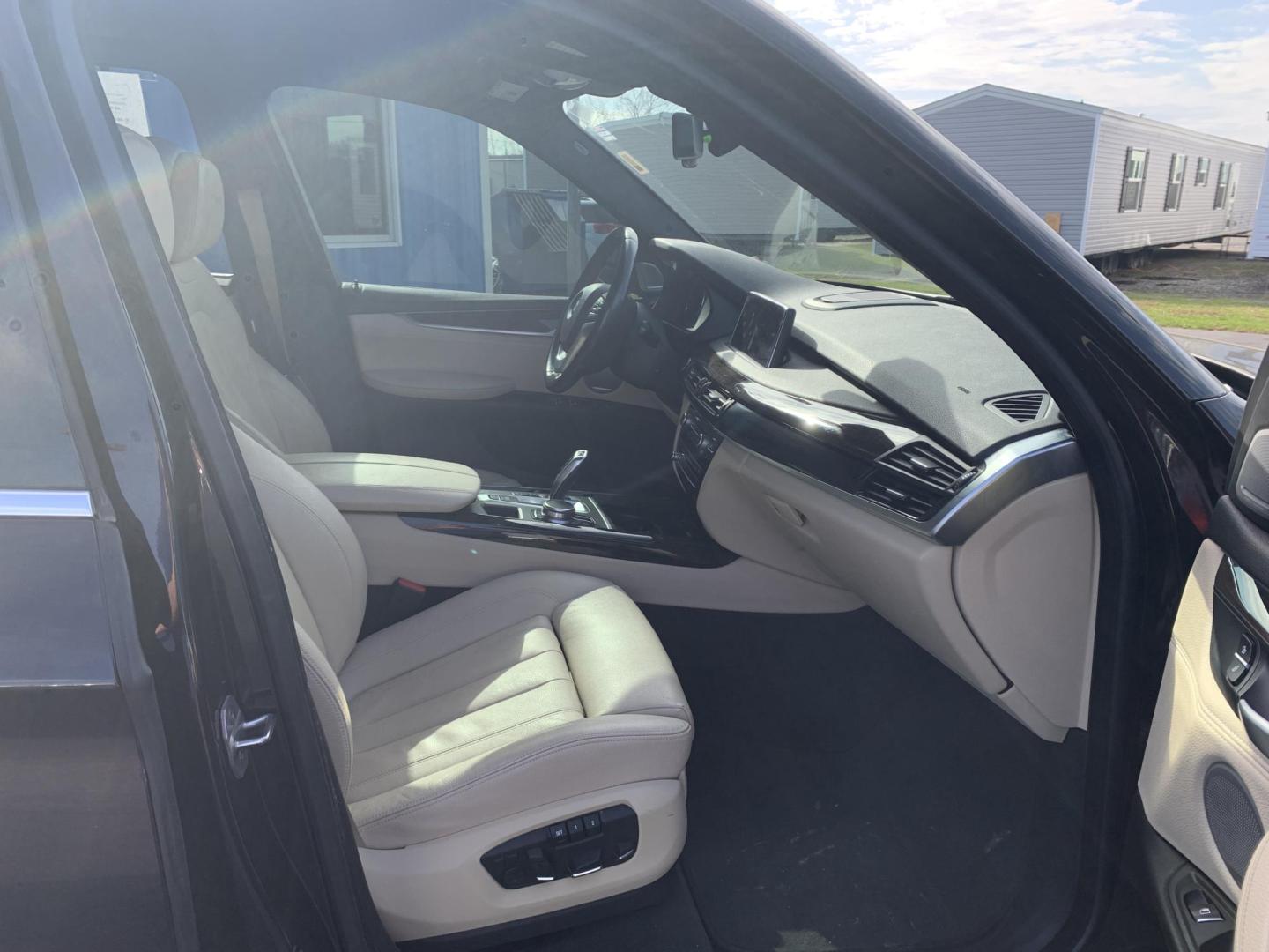 2017 BROWN /Tan BMW X5 xDrive35i (5UXKR0C56H0) with an 3.0L I6 engine, Automatic transmission, located at 506 S. Kingshighway, Cape Girardeau, MO, 63703, (573) 235-5000, 37.294991, -89.553635 - 2017 BMW X5 xDrive35i 170xxx miles All Wheel Drive 3.0L I6 Automatic Leather Navigation Backup Camera Power/Heated Seats Heated Rear Seats Sunroof Bluetooth Cruise Power Windows/Locks/Mirrors We have financing available and we accept trades! Fill out a credit application on our websi - Photo#11