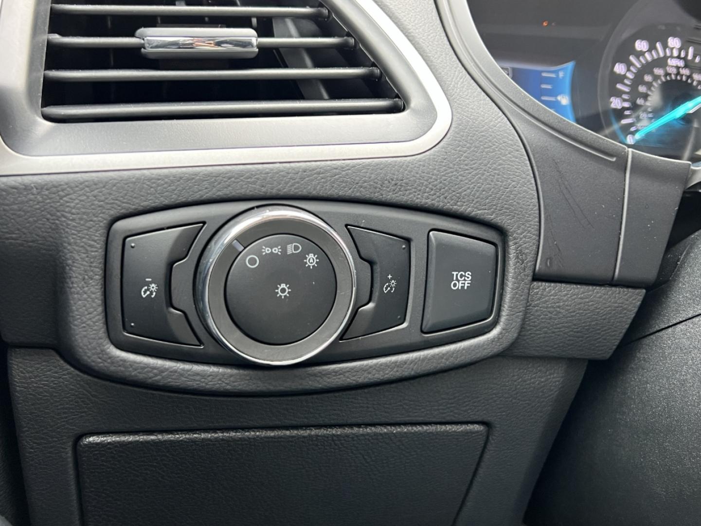 2024 WHITE /Black Ford Edge SEL (2FMPK4J97RB) with an 2.0L 4 Cyl. engine, Automatic transmission, located at 2990 Old Orchard Rd., Jackson, MO, 63755, 37.354214, -89.612106 - 2024 Ford Edge SEL 1-Owner 44xxx miles All Wheel Drive 2.0L 4 Cyl. Automatic Leather Backup Camera Power/Heated Seats Bluetooth Cruise Power Windows/Locks/Mirrors We have financing available and we accept trades! Fill out a credit application on our website or come by today! If you have - Photo#29