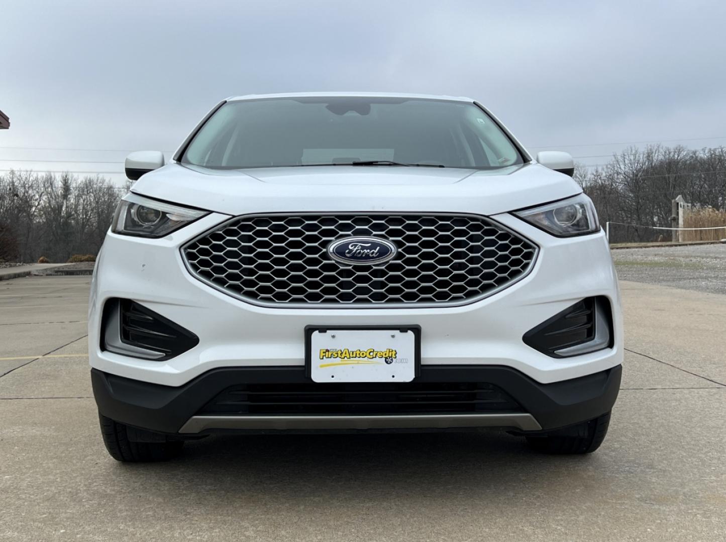 2024 WHITE /Black Ford Edge SEL (2FMPK4J97RB) with an 2.0L 4 Cyl. engine, Automatic transmission, located at 2990 Old Orchard Rd., Jackson, MO, 63755, 37.354214, -89.612106 - 2024 Ford Edge SEL 1-Owner 44xxx miles All Wheel Drive 2.0L 4 Cyl. Automatic Leather Backup Camera Power/Heated Seats Bluetooth Cruise Power Windows/Locks/Mirrors We have financing available and we accept trades! Fill out a credit application on our website or come by today! If you have - Photo#11