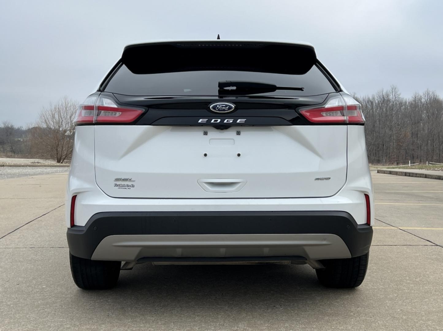 2024 WHITE /Black Ford Edge SEL (2FMPK4J97RB) with an 2.0L 4 Cyl. engine, Automatic transmission, located at 2990 Old Orchard Rd., Jackson, MO, 63755, 37.354214, -89.612106 - 2024 Ford Edge SEL 1-Owner 44xxx miles All Wheel Drive 2.0L 4 Cyl. Automatic Leather Backup Camera Power/Heated Seats Bluetooth Cruise Power Windows/Locks/Mirrors We have financing available and we accept trades! Fill out a credit application on our website or come by today! If you have - Photo#10