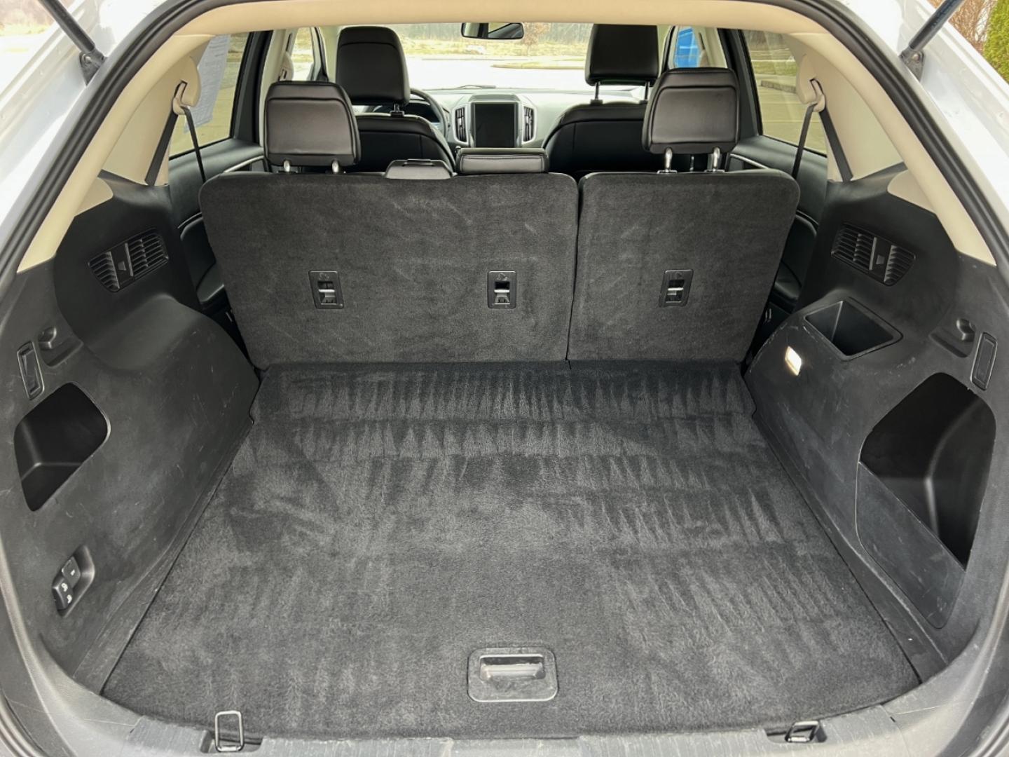 2024 WHITE /Black Ford Edge SEL (2FMPK4J97RB) with an 2.0L 4 Cyl. engine, Automatic transmission, located at 2990 Old Orchard Rd., Jackson, MO, 63755, 37.354214, -89.612106 - 2024 Ford Edge SEL 1-Owner 44xxx miles All Wheel Drive 2.0L 4 Cyl. Automatic Leather Backup Camera Power/Heated Seats Bluetooth Cruise Power Windows/Locks/Mirrors We have financing available and we accept trades! Fill out a credit application on our website or come by today! If you have - Photo#18