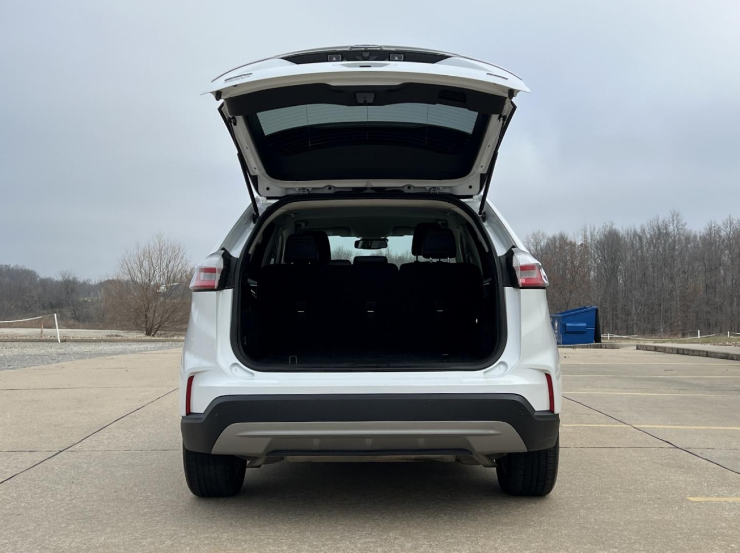 2024 WHITE /Black Ford Edge SEL (2FMPK4J97RB) with an 2.0L 4 Cyl. engine, Automatic transmission, located at 2990 Old Orchard Rd., Jackson, MO, 63755, 37.354214, -89.612106 - 2024 Ford Edge SEL 1-Owner 44xxx miles All Wheel Drive 2.0L 4 Cyl. Automatic Leather Backup Camera Power/Heated Seats Bluetooth Cruise Power Windows/Locks/Mirrors We have financing available and we accept trades! Fill out a credit application on our website or come by today! If you have - Photo#17