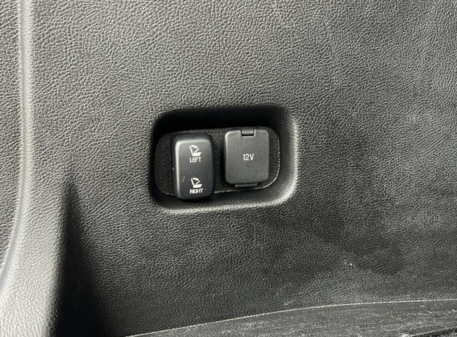 2024 WHITE /Black Ford Edge SEL (2FMPK4J97RB) with an 2.0L 4 Cyl. engine, Automatic transmission, located at 2990 Old Orchard Rd., Jackson, MO, 63755, 37.354214, -89.612106 - 2024 Ford Edge SEL 1-Owner 44xxx miles All Wheel Drive 2.0L 4 Cyl. Automatic Leather Backup Camera Power/Heated Seats Bluetooth Cruise Power Windows/Locks/Mirrors We have financing available and we accept trades! Fill out a credit application on our website or come by today! If you have - Photo#19