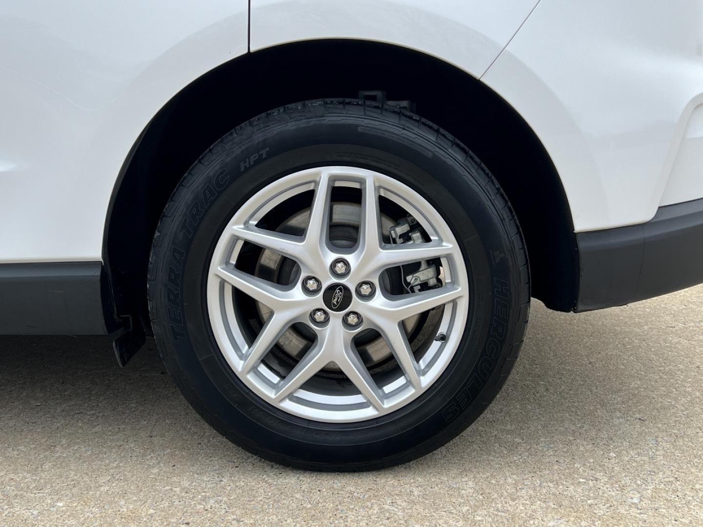 2024 WHITE /Black Ford Edge SEL (2FMPK4J97RB) with an 2.0L 4 Cyl. engine, Automatic transmission, located at 2990 Old Orchard Rd., Jackson, MO, 63755, 37.354214, -89.612106 - 2024 Ford Edge SEL 1-Owner 44xxx miles All Wheel Drive 2.0L 4 Cyl. Automatic Leather Backup Camera Power/Heated Seats Bluetooth Cruise Power Windows/Locks/Mirrors We have financing available and we accept trades! Fill out a credit application on our website or come by today! If you have - Photo#36