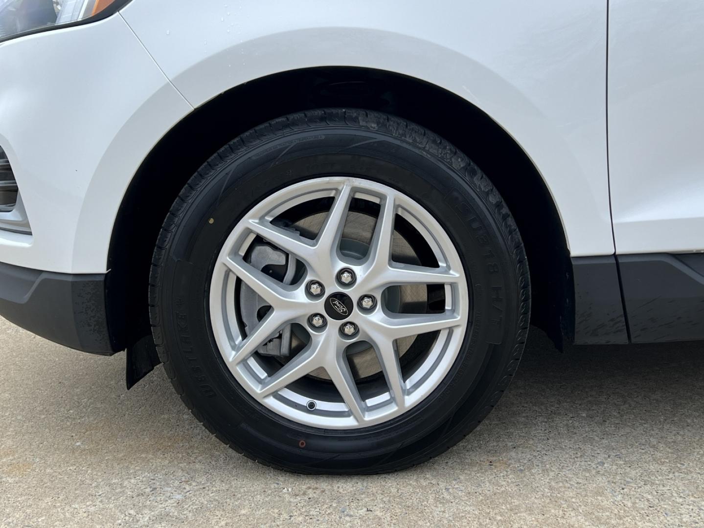 2024 WHITE /Black Ford Edge SEL (2FMPK4J97RB) with an 2.0L 4 Cyl. engine, Automatic transmission, located at 2990 Old Orchard Rd., Jackson, MO, 63755, 37.354214, -89.612106 - 2024 Ford Edge SEL 1-Owner 44xxx miles All Wheel Drive 2.0L 4 Cyl. Automatic Leather Backup Camera Power/Heated Seats Bluetooth Cruise Power Windows/Locks/Mirrors We have financing available and we accept trades! Fill out a credit application on our website or come by today! If you have - Photo#35