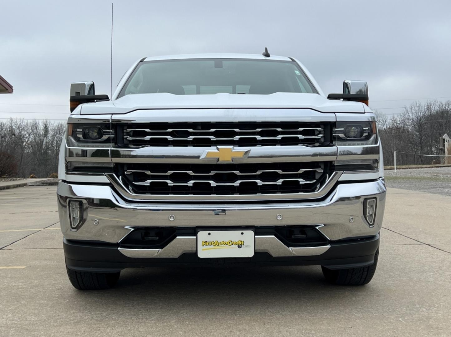 2017 WHITE /Tan Chevrolet Silverado 1500 LTZ Double Cab Short Box 4WD (1GCVKSEJ5HZ) with an 6.2L V8 engine, Automatic transmission, located at 2990 Old Orchard Rd., Jackson, MO, 63755, 37.354214, -89.612106 - 2017 Chevrolet Silverado 1500 LTZ 92xxx miles 4x4 6.2L V8 Automatic Leather Backup Camera Power/Heated Seats Bluetooth Remote Start Cruise Power Windows/Locks/Mirrors We have financing available and we accept trades! Fill out a credit application on our website or come by today! If you - Photo#13