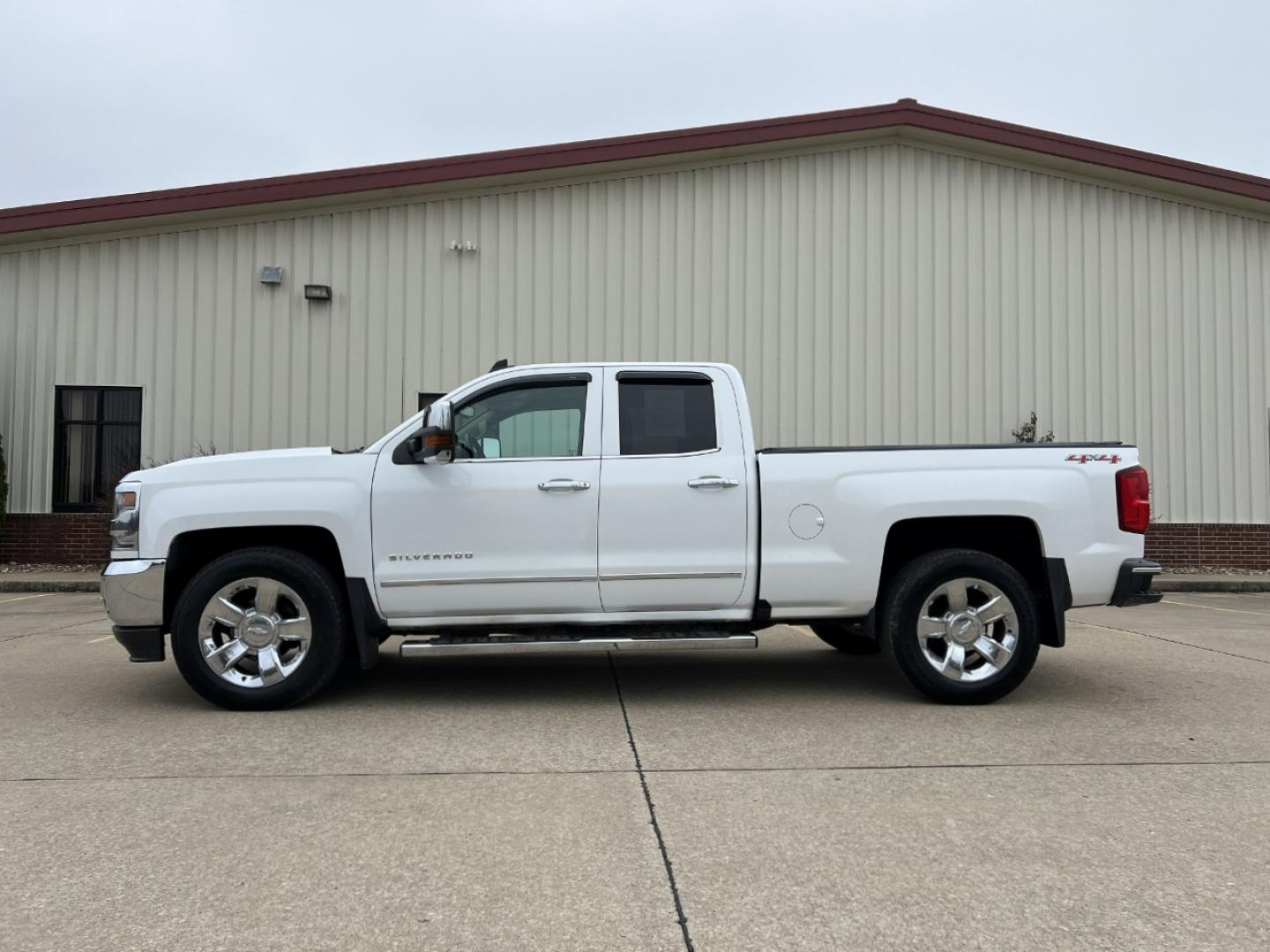 2017 WHITE /Tan Chevrolet Silverado 1500 LTZ Double Cab Short Box 4WD (1GCVKSEJ5HZ) with an 6.2L V8 engine, Automatic transmission, located at 2990 Old Orchard Rd., Jackson, MO, 63755, 37.354214, -89.612106 - 2017 Chevrolet Silverado 1500 LTZ 92xxx miles 4x4 6.2L V8 Automatic Leather Backup Camera Power/Heated Seats Bluetooth Remote Start Cruise Power Windows/Locks/Mirrors We have financing available and we accept trades! Fill out a credit application on our website or come by today! If you - Photo#8