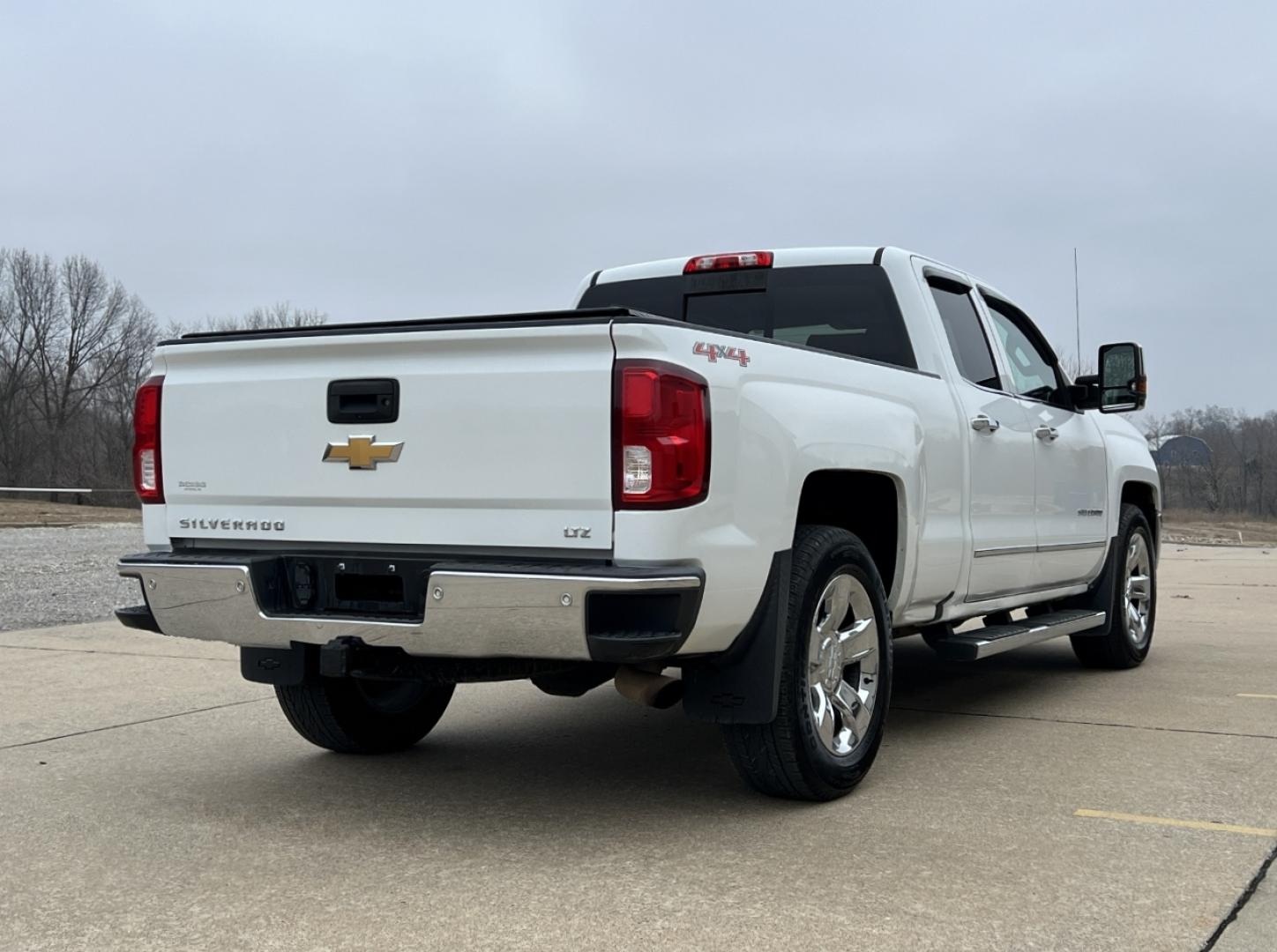 2017 WHITE /Tan Chevrolet Silverado 1500 LTZ Double Cab Short Box 4WD (1GCVKSEJ5HZ) with an 6.2L V8 engine, Automatic transmission, located at 2990 Old Orchard Rd., Jackson, MO, 63755, 37.354214, -89.612106 - 2017 Chevrolet Silverado 1500 LTZ 92xxx miles 4x4 6.2L V8 Automatic Leather Backup Camera Power/Heated Seats Bluetooth Remote Start Cruise Power Windows/Locks/Mirrors We have financing available and we accept trades! Fill out a credit application on our website or come by today! If you - Photo#10
