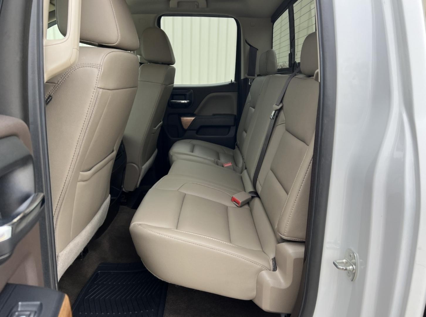 2017 WHITE /Tan Chevrolet Silverado 1500 LTZ Double Cab Short Box 4WD (1GCVKSEJ5HZ) with an 6.2L V8 engine, Automatic transmission, located at 2990 Old Orchard Rd., Jackson, MO, 63755, 37.354214, -89.612106 - 2017 Chevrolet Silverado 1500 LTZ 92xxx miles 4x4 6.2L V8 Automatic Leather Backup Camera Power/Heated Seats Bluetooth Remote Start Cruise Power Windows/Locks/Mirrors We have financing available and we accept trades! Fill out a credit application on our website or come by today! If you - Photo#18