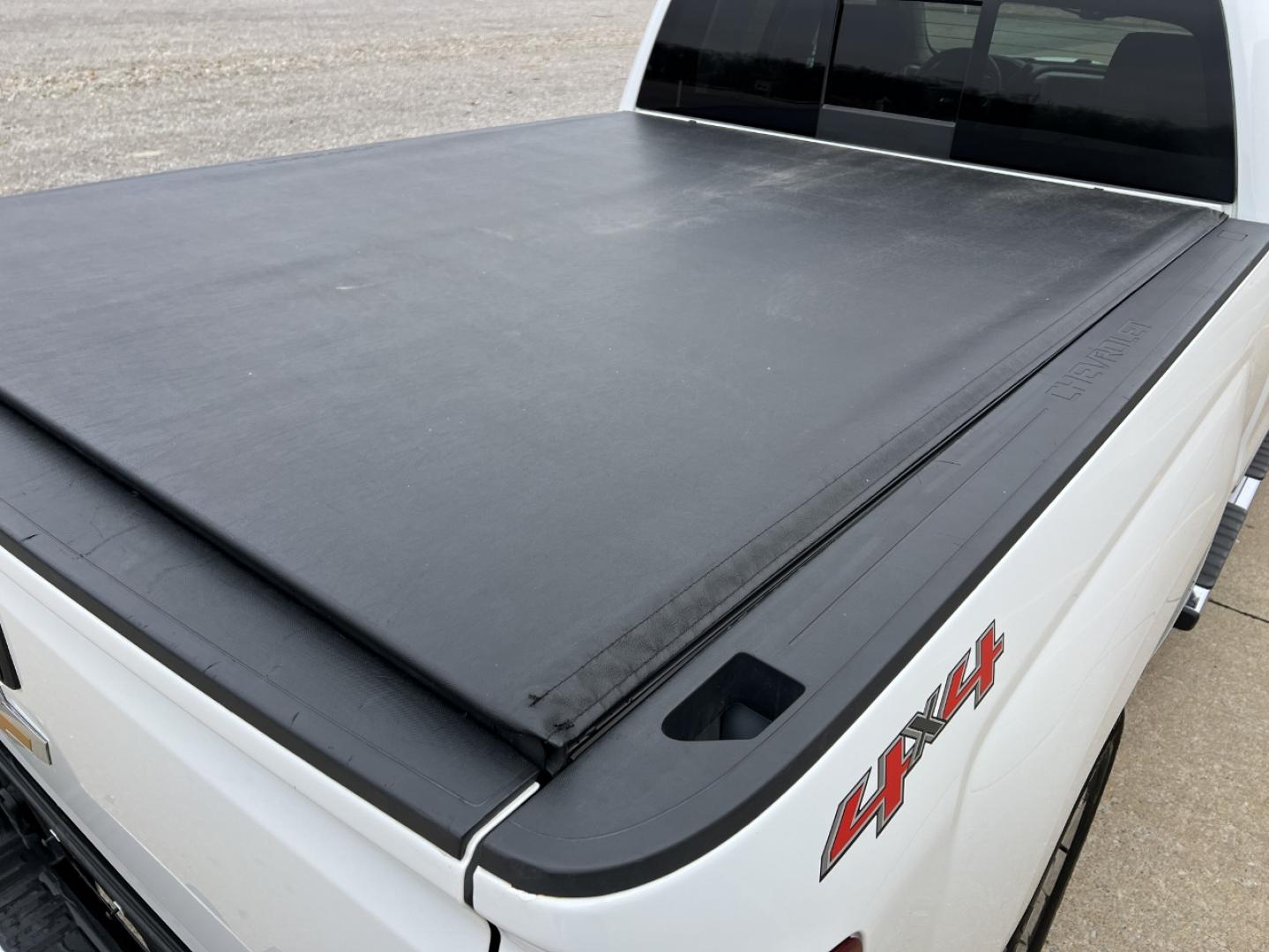 2017 WHITE /Tan Chevrolet Silverado 1500 LTZ Double Cab Short Box 4WD (1GCVKSEJ5HZ) with an 6.2L V8 engine, Automatic transmission, located at 2990 Old Orchard Rd., Jackson, MO, 63755, 37.354214, -89.612106 - 2017 Chevrolet Silverado 1500 LTZ 92xxx miles 4x4 6.2L V8 Automatic Leather Backup Camera Power/Heated Seats Bluetooth Remote Start Cruise Power Windows/Locks/Mirrors We have financing available and we accept trades! Fill out a credit application on our website or come by today! If you - Photo#22