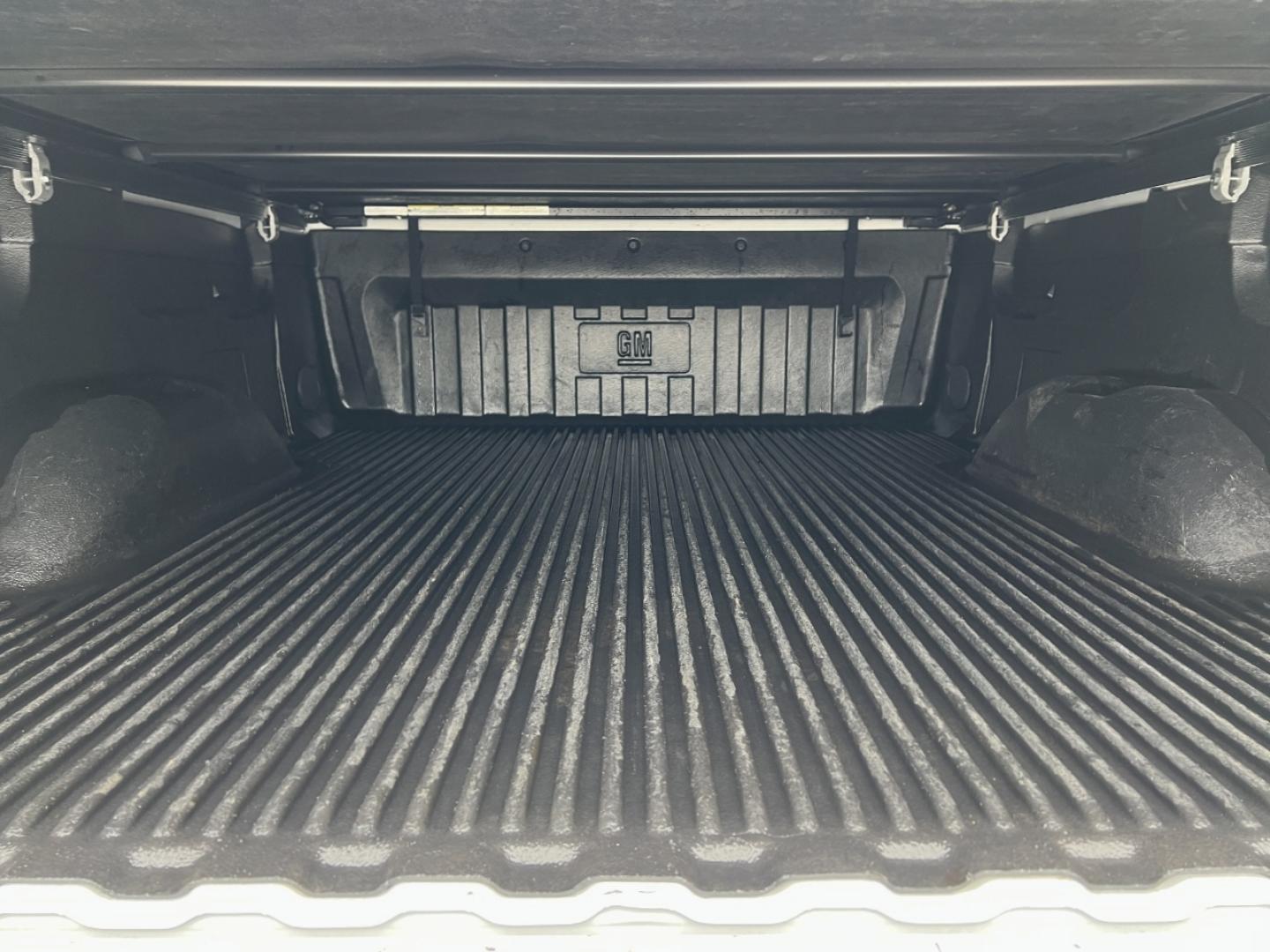 2017 WHITE /Tan Chevrolet Silverado 1500 LTZ Double Cab Short Box 4WD (1GCVKSEJ5HZ) with an 6.2L V8 engine, Automatic transmission, located at 2990 Old Orchard Rd., Jackson, MO, 63755, 37.354214, -89.612106 - 2017 Chevrolet Silverado 1500 LTZ 92xxx miles 4x4 6.2L V8 Automatic Leather Backup Camera Power/Heated Seats Bluetooth Remote Start Cruise Power Windows/Locks/Mirrors We have financing available and we accept trades! Fill out a credit application on our website or come by today! If you - Photo#21