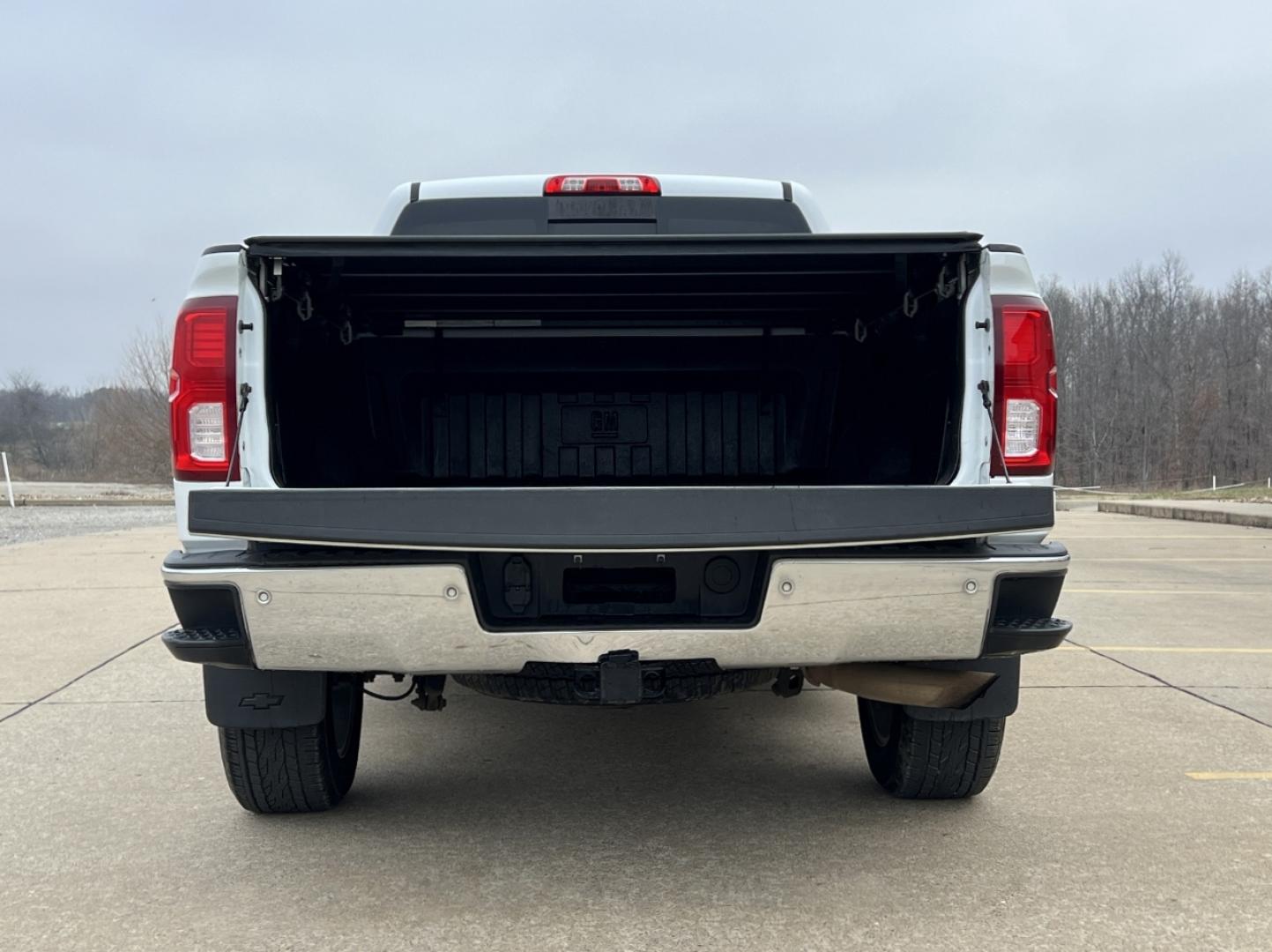 2017 WHITE /Tan Chevrolet Silverado 1500 LTZ Double Cab Short Box 4WD (1GCVKSEJ5HZ) with an 6.2L V8 engine, Automatic transmission, located at 2990 Old Orchard Rd., Jackson, MO, 63755, 37.354214, -89.612106 - 2017 Chevrolet Silverado 1500 LTZ 92xxx miles 4x4 6.2L V8 Automatic Leather Backup Camera Power/Heated Seats Bluetooth Remote Start Cruise Power Windows/Locks/Mirrors We have financing available and we accept trades! Fill out a credit application on our website or come by today! If you - Photo#20