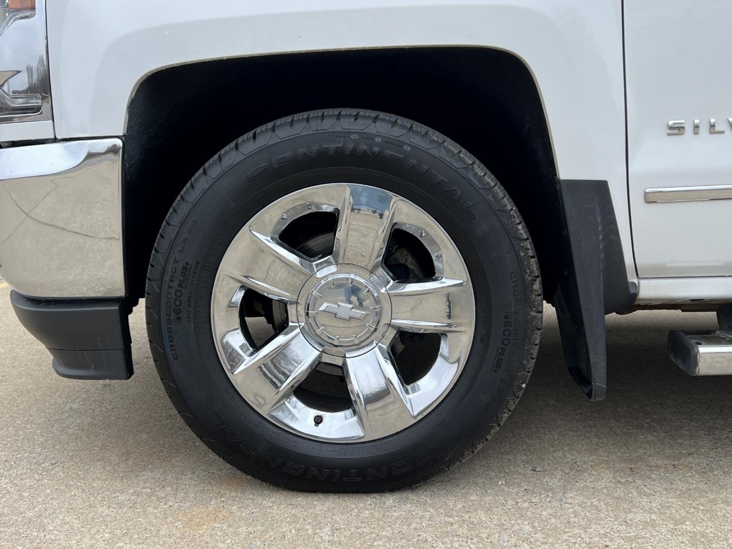 2017 WHITE /Tan Chevrolet Silverado 1500 LTZ Double Cab Short Box 4WD (1GCVKSEJ5HZ) with an 6.2L V8 engine, Automatic transmission, located at 2990 Old Orchard Rd., Jackson, MO, 63755, 37.354214, -89.612106 - 2017 Chevrolet Silverado 1500 LTZ 92xxx miles 4x4 6.2L V8 Automatic Leather Backup Camera Power/Heated Seats Bluetooth Remote Start Cruise Power Windows/Locks/Mirrors We have financing available and we accept trades! Fill out a credit application on our website or come by today! If you - Photo#38