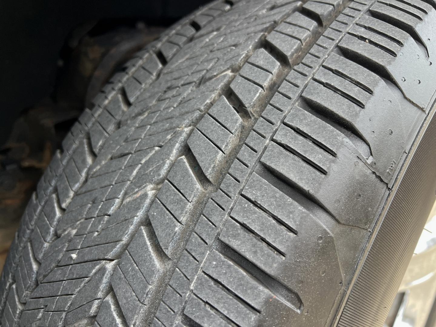 2017 WHITE /Tan Chevrolet Silverado 1500 LTZ Double Cab Short Box 4WD (1GCVKSEJ5HZ) with an 6.2L V8 engine, Automatic transmission, located at 2990 Old Orchard Rd., Jackson, MO, 63755, 37.354214, -89.612106 - 2017 Chevrolet Silverado 1500 LTZ 92xxx miles 4x4 6.2L V8 Automatic Leather Backup Camera Power/Heated Seats Bluetooth Remote Start Cruise Power Windows/Locks/Mirrors We have financing available and we accept trades! Fill out a credit application on our website or come by today! If you - Photo#37