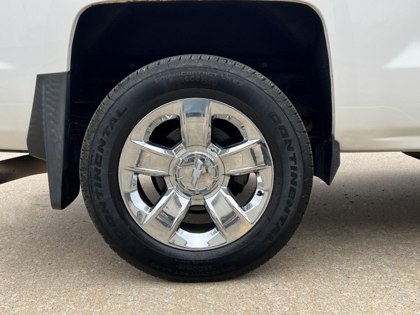 2017 WHITE /Tan Chevrolet Silverado 1500 LTZ Double Cab Short Box 4WD (1GCVKSEJ5HZ) with an 6.2L V8 engine, Automatic transmission, located at 2990 Old Orchard Rd., Jackson, MO, 63755, 37.354214, -89.612106 - 2017 Chevrolet Silverado 1500 LTZ 92xxx miles 4x4 6.2L V8 Automatic Leather Backup Camera Power/Heated Seats Bluetooth Remote Start Cruise Power Windows/Locks/Mirrors We have financing available and we accept trades! Fill out a credit application on our website or come by today! If you - Photo#40