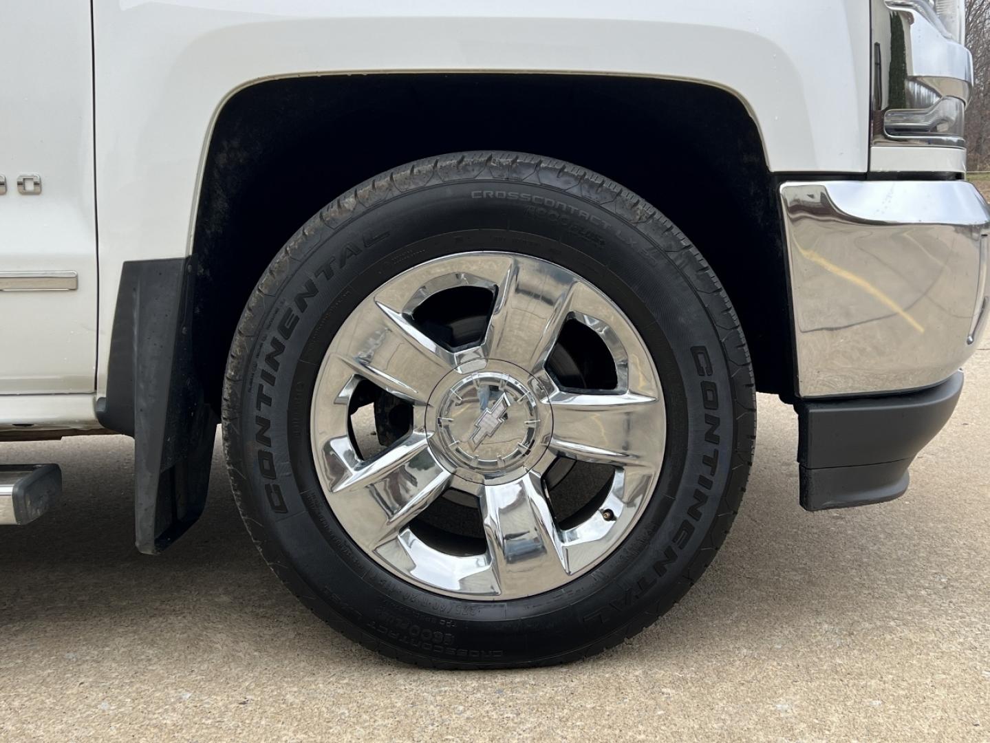 2017 WHITE /Tan Chevrolet Silverado 1500 LTZ Double Cab Short Box 4WD (1GCVKSEJ5HZ) with an 6.2L V8 engine, Automatic transmission, located at 2990 Old Orchard Rd., Jackson, MO, 63755, 37.354214, -89.612106 - 2017 Chevrolet Silverado 1500 LTZ 92xxx miles 4x4 6.2L V8 Automatic Leather Backup Camera Power/Heated Seats Bluetooth Remote Start Cruise Power Windows/Locks/Mirrors We have financing available and we accept trades! Fill out a credit application on our website or come by today! If you - Photo#41