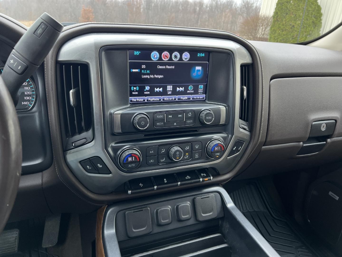 2017 WHITE /Tan Chevrolet Silverado 1500 LTZ Double Cab Short Box 4WD (1GCVKSEJ5HZ) with an 6.2L V8 engine, Automatic transmission, located at 2990 Old Orchard Rd., Jackson, MO, 63755, 37.354214, -89.612106 - 2017 Chevrolet Silverado 1500 LTZ 92xxx miles 4x4 6.2L V8 Automatic Leather Backup Camera Power/Heated Seats Bluetooth Remote Start Cruise Power Windows/Locks/Mirrors We have financing available and we accept trades! Fill out a credit application on our website or come by today! If you - Photo#26