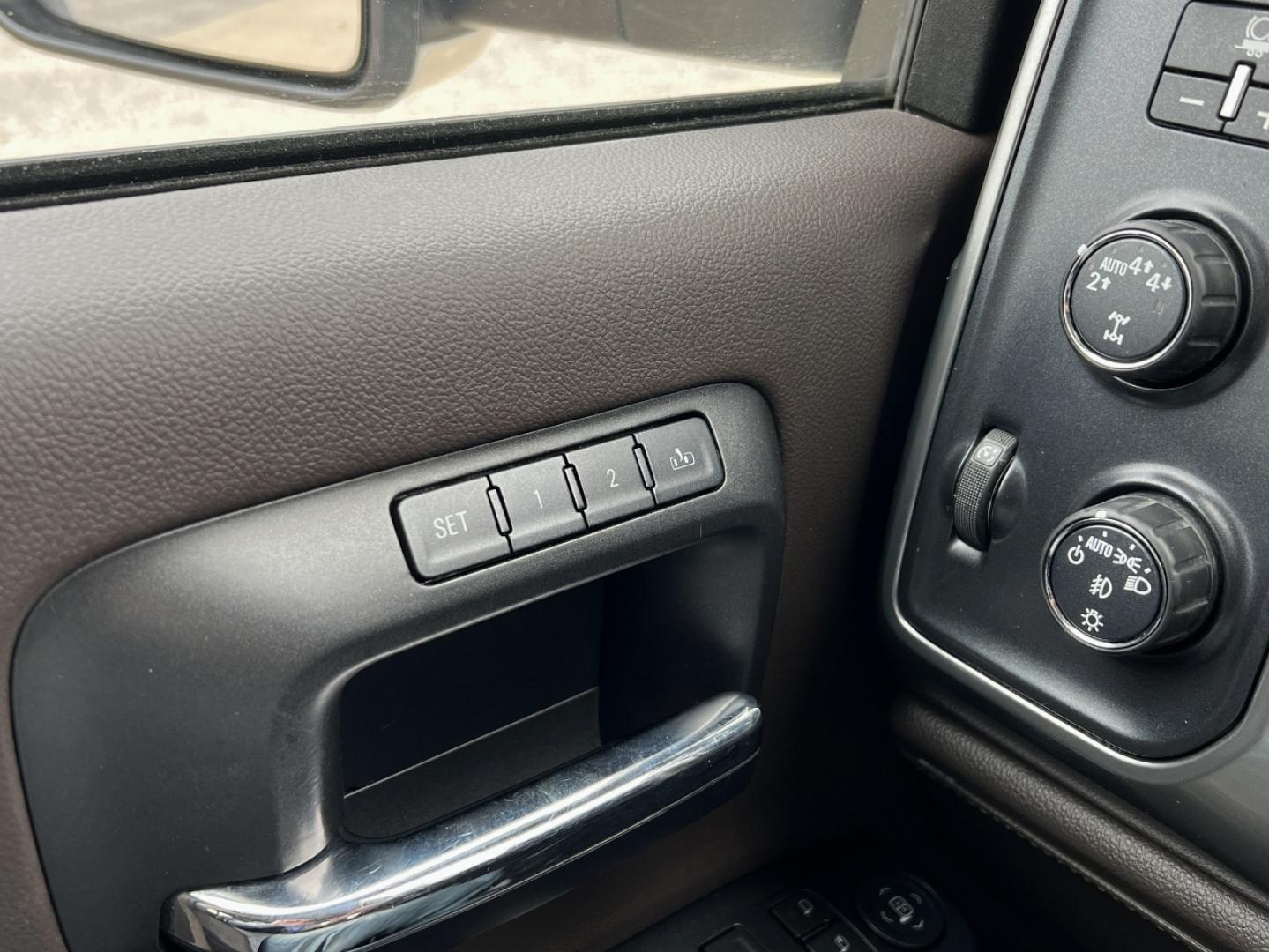 2017 WHITE /Tan Chevrolet Silverado 1500 LTZ Double Cab Short Box 4WD (1GCVKSEJ5HZ) with an 6.2L V8 engine, Automatic transmission, located at 2990 Old Orchard Rd., Jackson, MO, 63755, 37.354214, -89.612106 - 2017 Chevrolet Silverado 1500 LTZ 92xxx miles 4x4 6.2L V8 Automatic Leather Backup Camera Power/Heated Seats Bluetooth Remote Start Cruise Power Windows/Locks/Mirrors We have financing available and we accept trades! Fill out a credit application on our website or come by today! If you - Photo#31