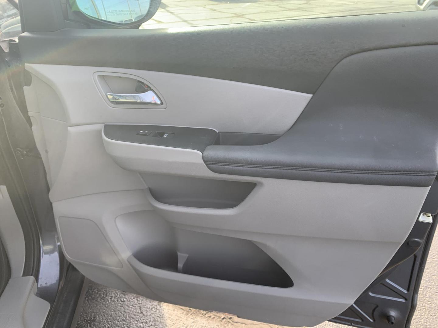 2016 GRAY /GRAY Honda Odyssey EX (5FNRL5H43GB) with an 3.5L V6 SOHC 24V engine, 6A transmission, located at 506 S. Kingshighway, Cape Girardeau, MO, 63703, (573) 235-5000, 37.294991, -89.553635 - One Owner! 2016 Honda Odyssey Air Conditioning Power Windows Power Locks Power Steering Tilt Wheel Keyless Entry Alarm Dual Front Airbags Side Airbags Head Airbags Rear Head Airbags All Wheel ABS We have financing available and we accept trades! Fill out a credit application on our web - Photo#9