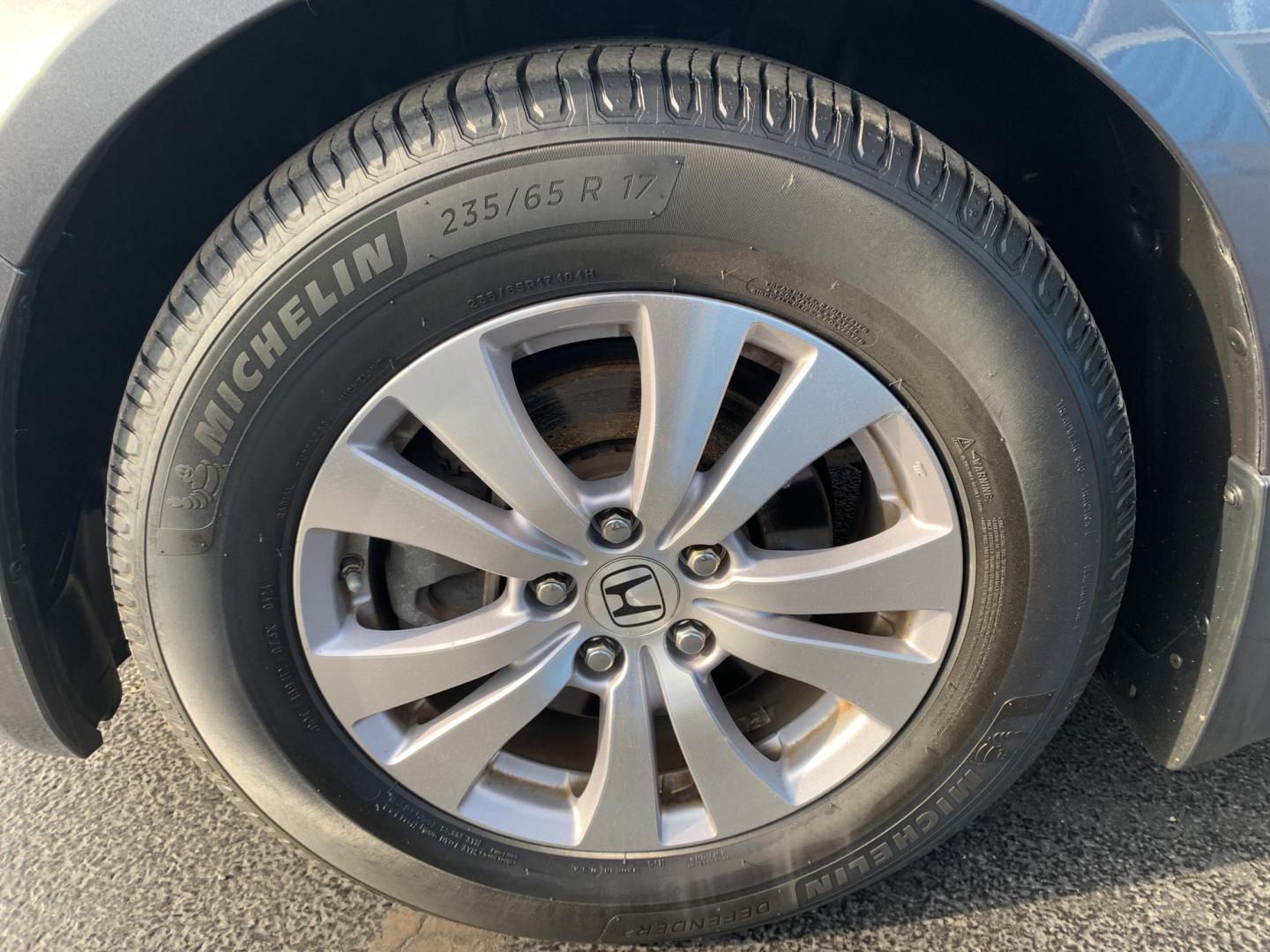 2016 GRAY /GRAY Honda Odyssey EX (5FNRL5H43GB) with an 3.5L V6 SOHC 24V engine, 6A transmission, located at 506 S. Kingshighway, Cape Girardeau, MO, 63703, (573) 235-5000, 37.294991, -89.553635 - One Owner! 2016 Honda Odyssey Air Conditioning Power Windows Power Locks Power Steering Tilt Wheel Keyless Entry Alarm Dual Front Airbags Side Airbags Head Airbags Rear Head Airbags All Wheel ABS We have financing available and we accept trades! Fill out a credit application on our web - Photo#39