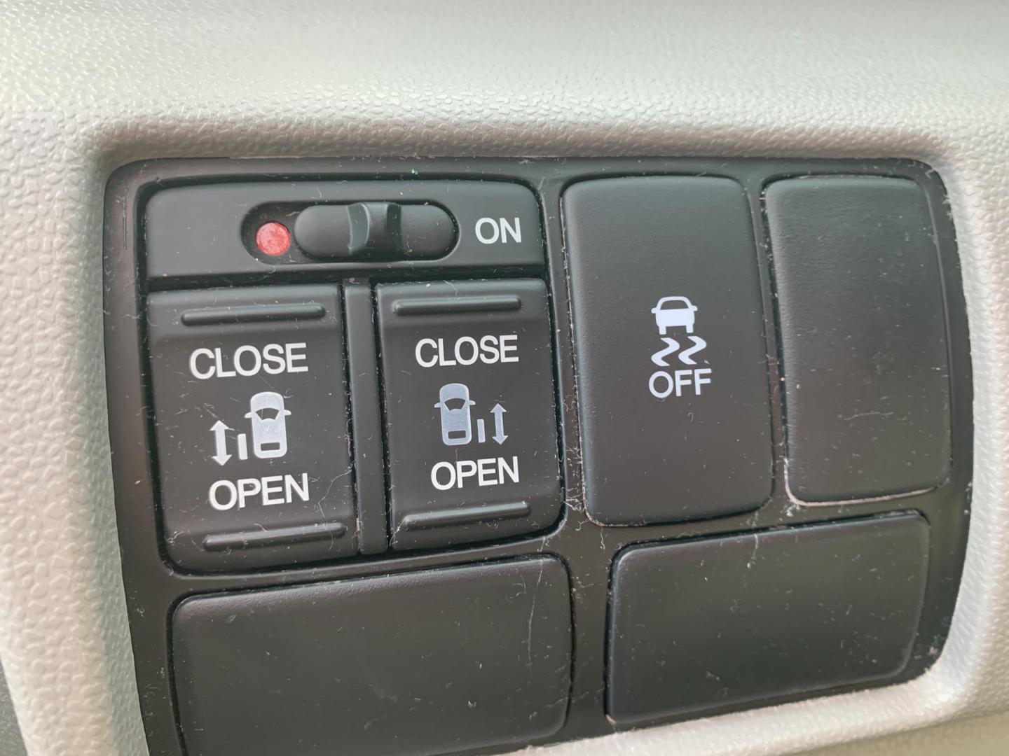 2016 GRAY /GRAY Honda Odyssey EX (5FNRL5H43GB) with an 3.5L V6 SOHC 24V engine, 6A transmission, located at 506 S. Kingshighway, Cape Girardeau, MO, 63703, (573) 235-5000, 37.294991, -89.553635 - One Owner! 2016 Honda Odyssey Air Conditioning Power Windows Power Locks Power Steering Tilt Wheel Keyless Entry Alarm Dual Front Airbags Side Airbags Head Airbags Rear Head Airbags All Wheel ABS We have financing available and we accept trades! Fill out a credit application on our web - Photo#22