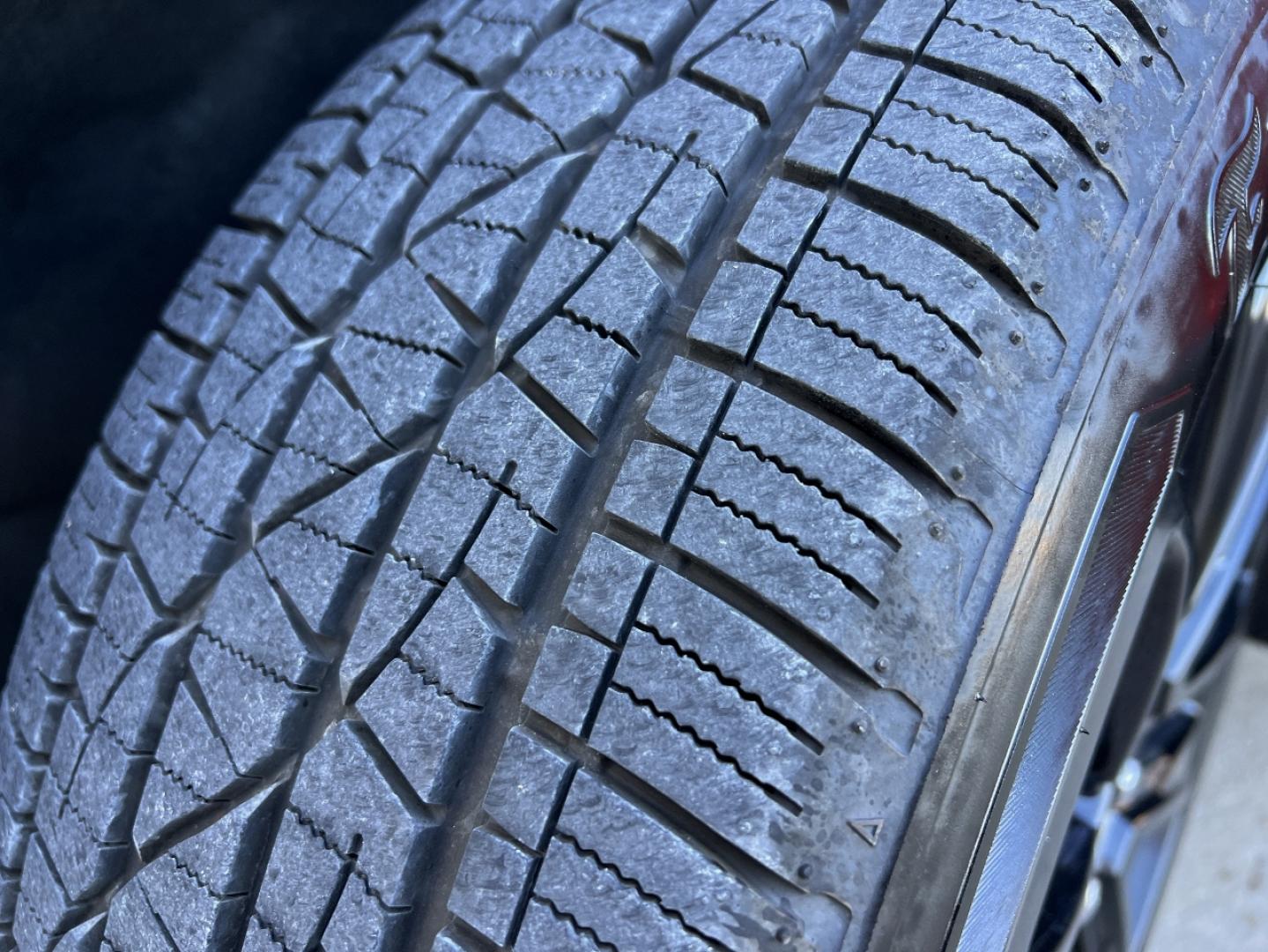 2022 RED /Black GMC Acadia SLT (1GKKNML44NZ) with an 2.0L 4 Cyl. TURBO engine, Automatic transmission, located at 2990 Old Orchard Rd., Jackson, MO, 63755, 37.354214, -89.612106 - 2022 GMC Acadia SLT 124xxx miles Front Wheel Drive 2.0L 4 Cyl. Automatic Leather 3rd Row Navigation Backup Camera Power/Heated Seats Heated Rear Seats Heated Steering Wheel Bluetooth Remote Start Cruise Power Windows/Locks/Mirrors We have financing available and we accept trades! Fil - Photo#40