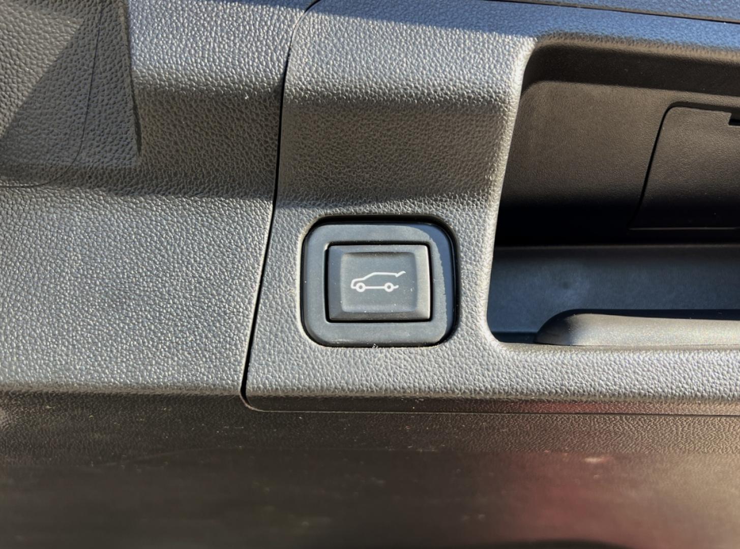 2022 RED /Black GMC Acadia SLT (1GKKNML44NZ) with an 2.0L 4 Cyl. TURBO engine, Automatic transmission, located at 2990 Old Orchard Rd., Jackson, MO, 63755, 37.354214, -89.612106 - 2022 GMC Acadia SLT 124xxx miles Front Wheel Drive 2.0L 4 Cyl. Automatic Leather 3rd Row Navigation Backup Camera Power/Heated Seats Heated Rear Seats Heated Steering Wheel Bluetooth Remote Start Cruise Power Windows/Locks/Mirrors We have financing available and we accept trades! Fil - Photo#24