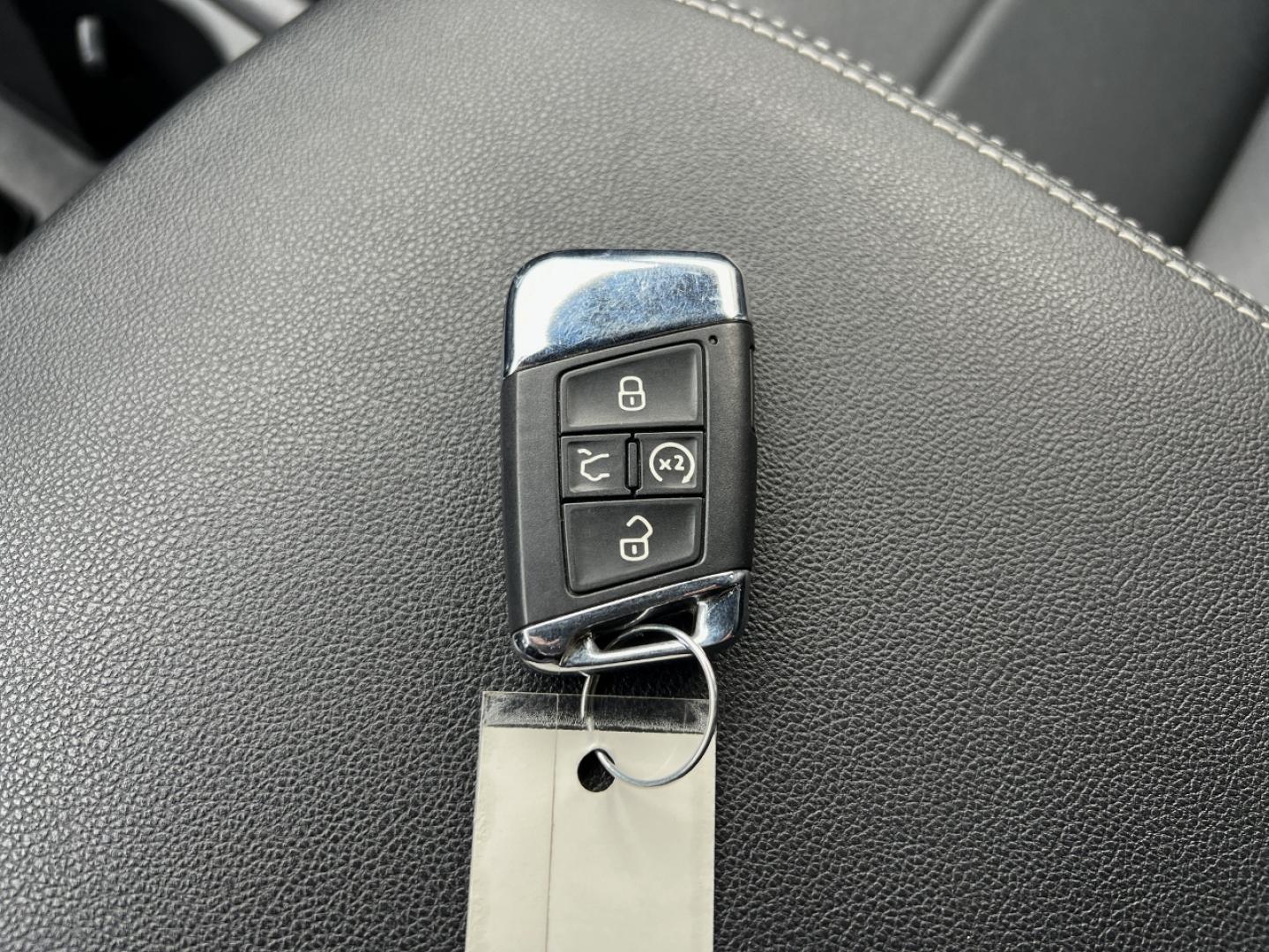 2021 RED /BLACK Volkswagen Atlas Cross Sport V6 SE w/Technology (1V2WE2CA0MC) with an 3.6L V6 engine, Automatic transmission, located at 2990 Old Orchard Rd., Jackson, MO, 63755, 37.354214, -89.612106 - 2021 Volkswagen Atlass Cross Sport SE 1-Owner 45xxx miles Front Wheel Drive 3.6L V6 Automatic Leather Backup Camera Power Driver Seat Heated Seats Bluetooth Cruise Power Windows/Locks/Mirrors We have financing available and we accept trades! Fill out a credit application on our website - Photo#5