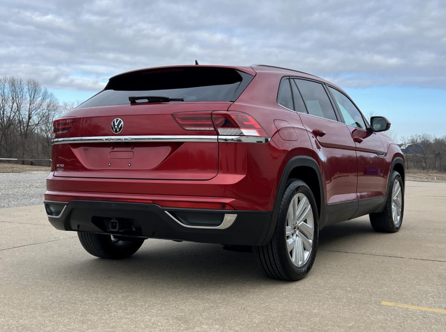 2021 RED /BLACK Volkswagen Atlas Cross Sport V6 SE w/Technology (1V2WE2CA0MC) with an 3.6L V6 engine, Automatic transmission, located at 2990 Old Orchard Rd., Jackson, MO, 63755, 37.354214, -89.612106 - 2021 Volkswagen Atlass Cross Sport SE 1-Owner 45xxx miles Front Wheel Drive 3.6L V6 Automatic Leather Backup Camera Power Driver Seat Heated Seats Bluetooth Cruise Power Windows/Locks/Mirrors We have financing available and we accept trades! Fill out a credit application on our website - Photo#9