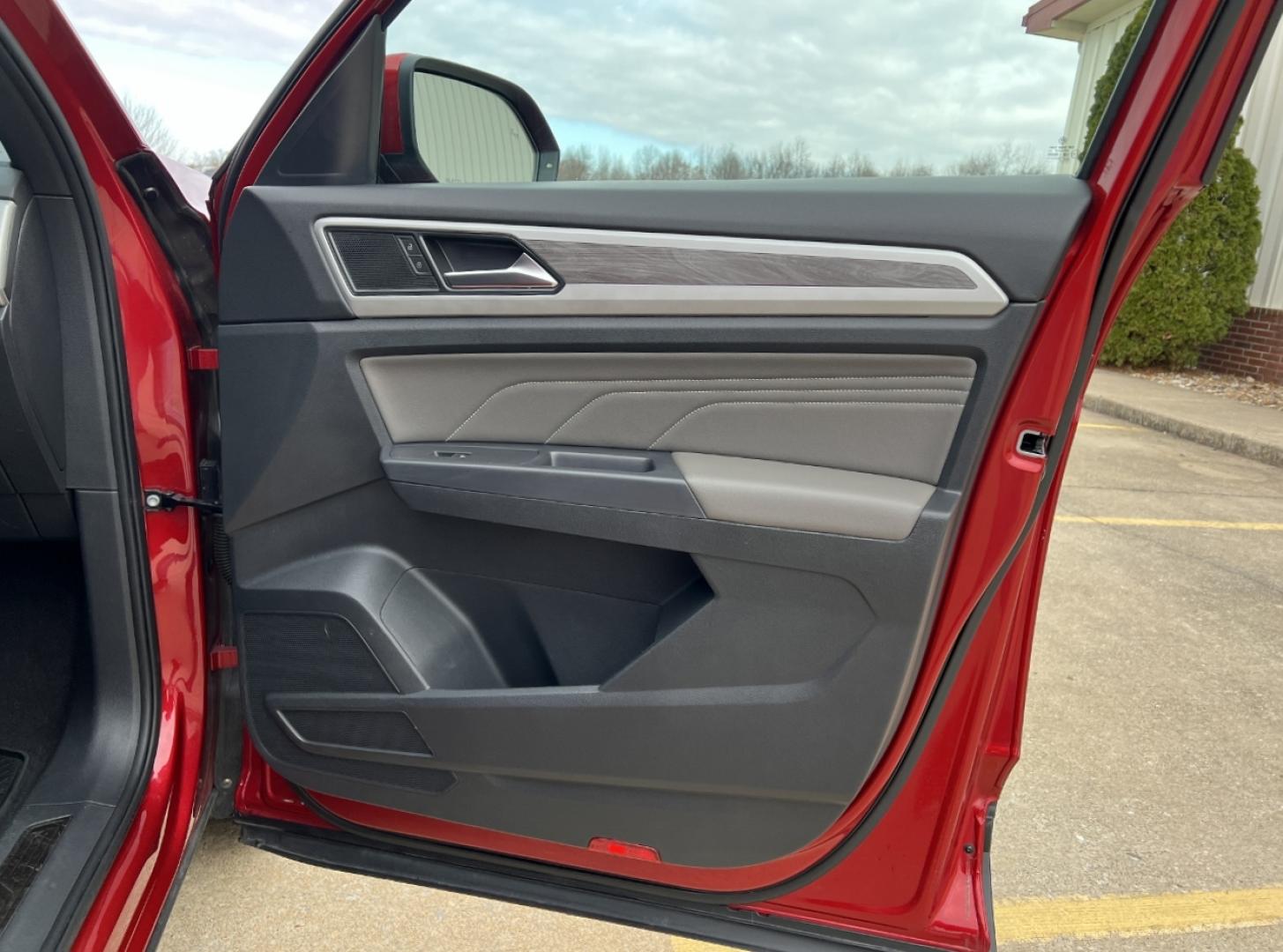 2021 RED /BLACK Volkswagen Atlas Cross Sport V6 SE w/Technology (1V2WE2CA0MC) with an 3.6L V6 engine, Automatic transmission, located at 2990 Old Orchard Rd., Jackson, MO, 63755, 37.354214, -89.612106 - 2021 Volkswagen Atlass Cross Sport SE 1-Owner 45xxx miles Front Wheel Drive 3.6L V6 Automatic Leather Backup Camera Power Driver Seat Heated Seats Bluetooth Cruise Power Windows/Locks/Mirrors We have financing available and we accept trades! Fill out a credit application on our website - Photo#15