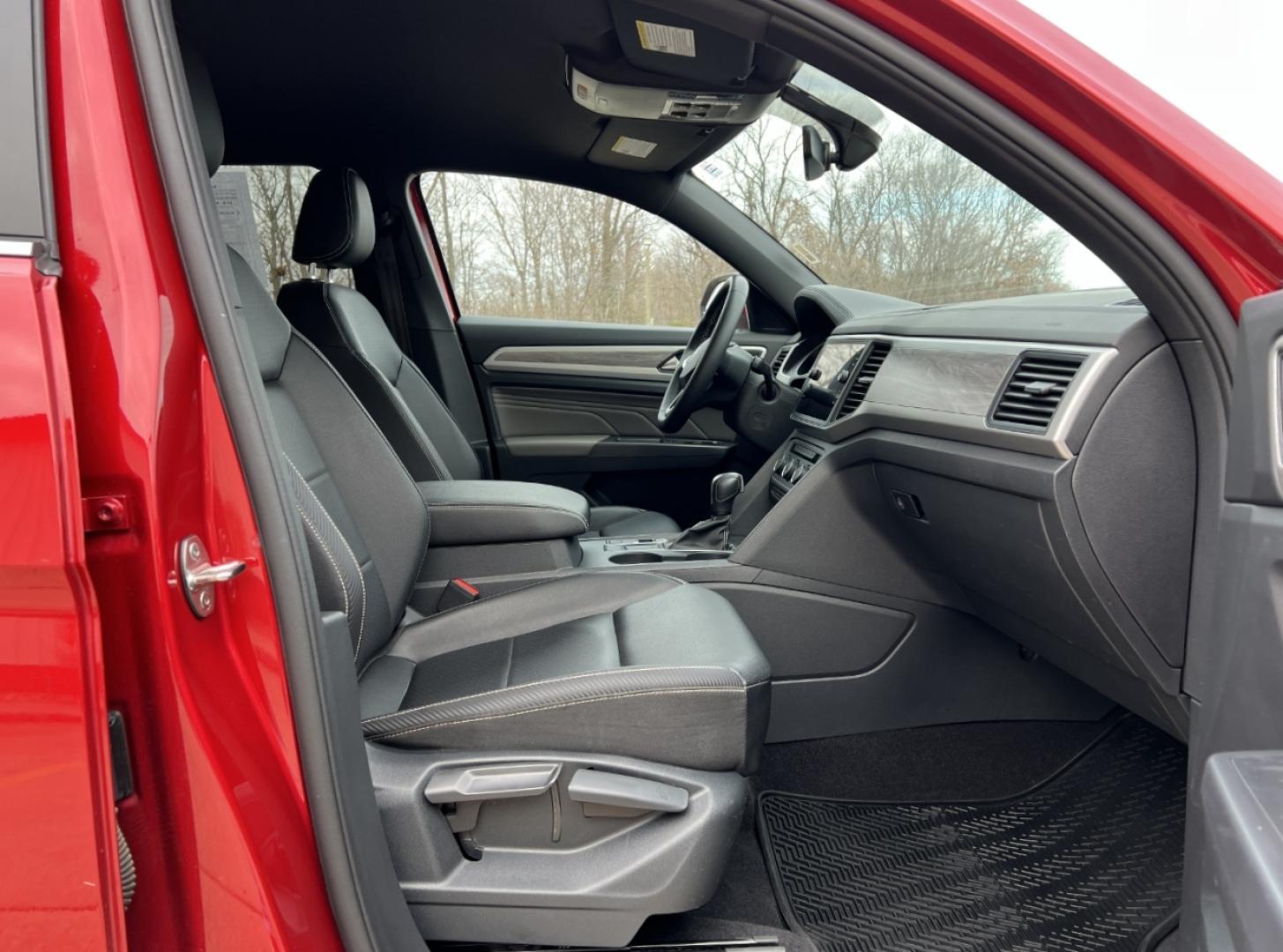 2021 RED /BLACK Volkswagen Atlas Cross Sport V6 SE w/Technology (1V2WE2CA0MC) with an 3.6L V6 engine, Automatic transmission, located at 2990 Old Orchard Rd., Jackson, MO, 63755, 37.354214, -89.612106 - 2021 Volkswagen Atlass Cross Sport SE 1-Owner 45xxx miles Front Wheel Drive 3.6L V6 Automatic Leather Backup Camera Power Driver Seat Heated Seats Bluetooth Cruise Power Windows/Locks/Mirrors We have financing available and we accept trades! Fill out a credit application on our website - Photo#16